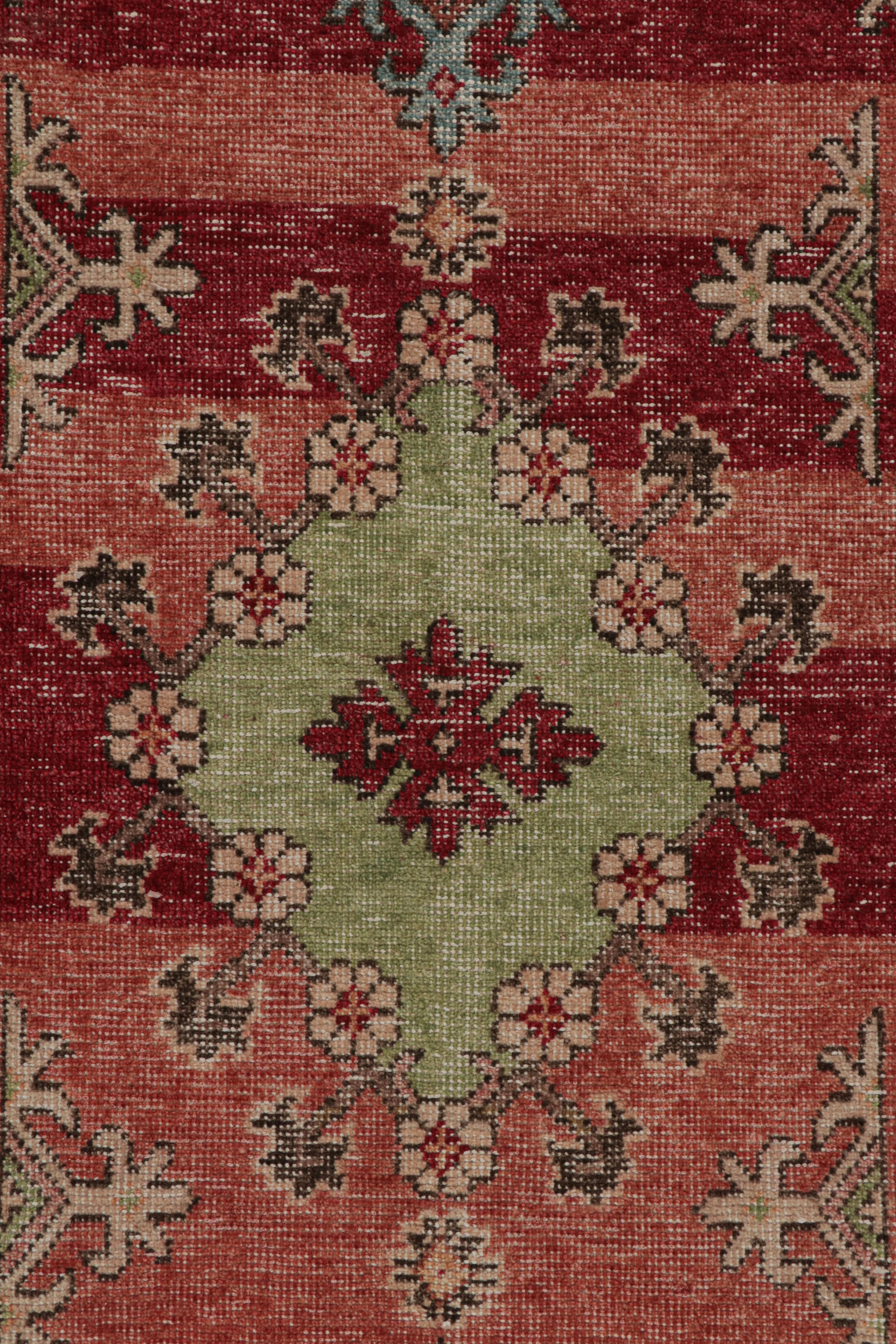 Rug & Kilim’s Contemporary Rug in Red, with Medallion and Geometric Patterns In New Condition For Sale In Long Island City, NY