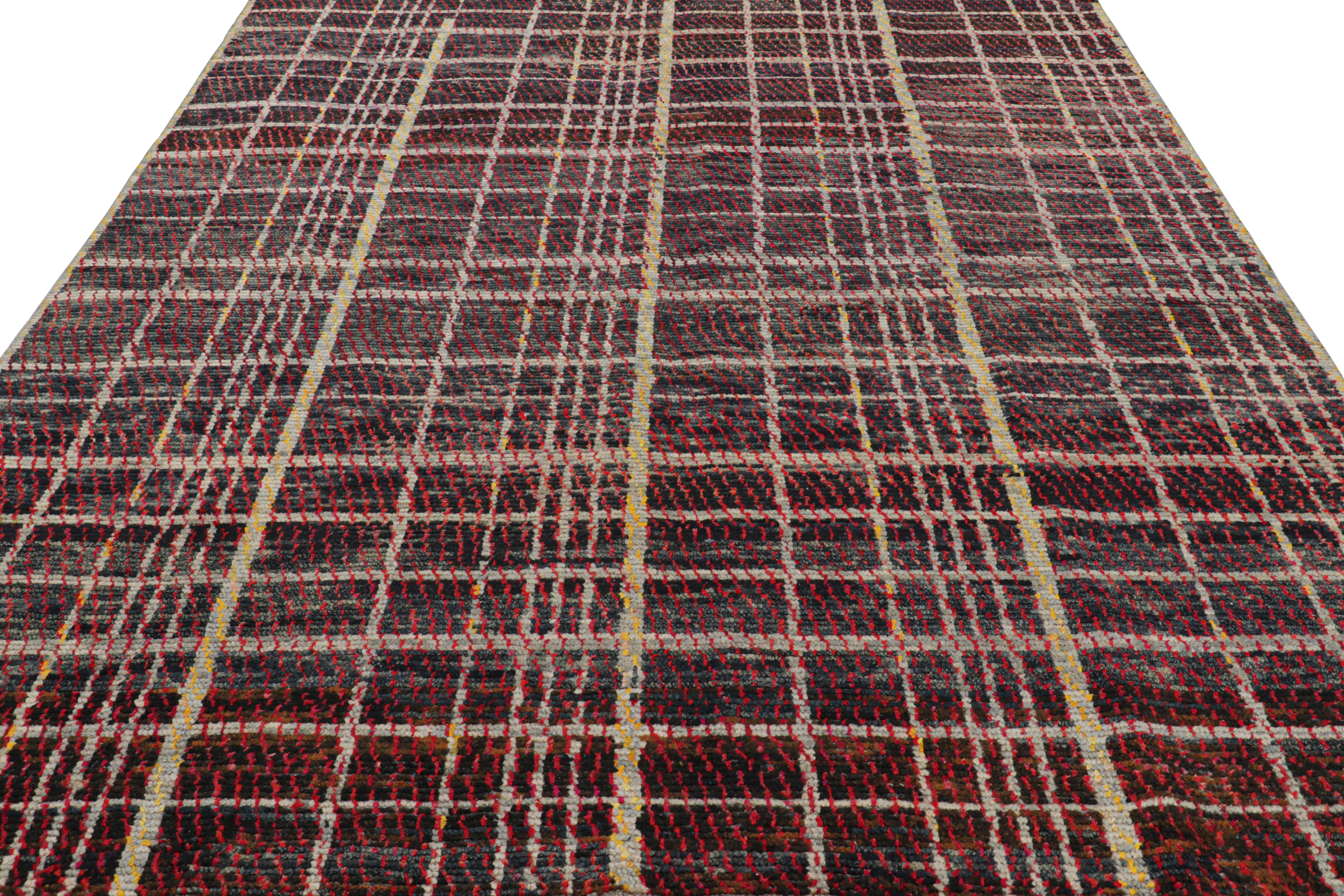 Rug & Kilim's Contemporary-Teppich in Rot mit Streifen und geometrischen Mustern (Indisch) im Angebot
