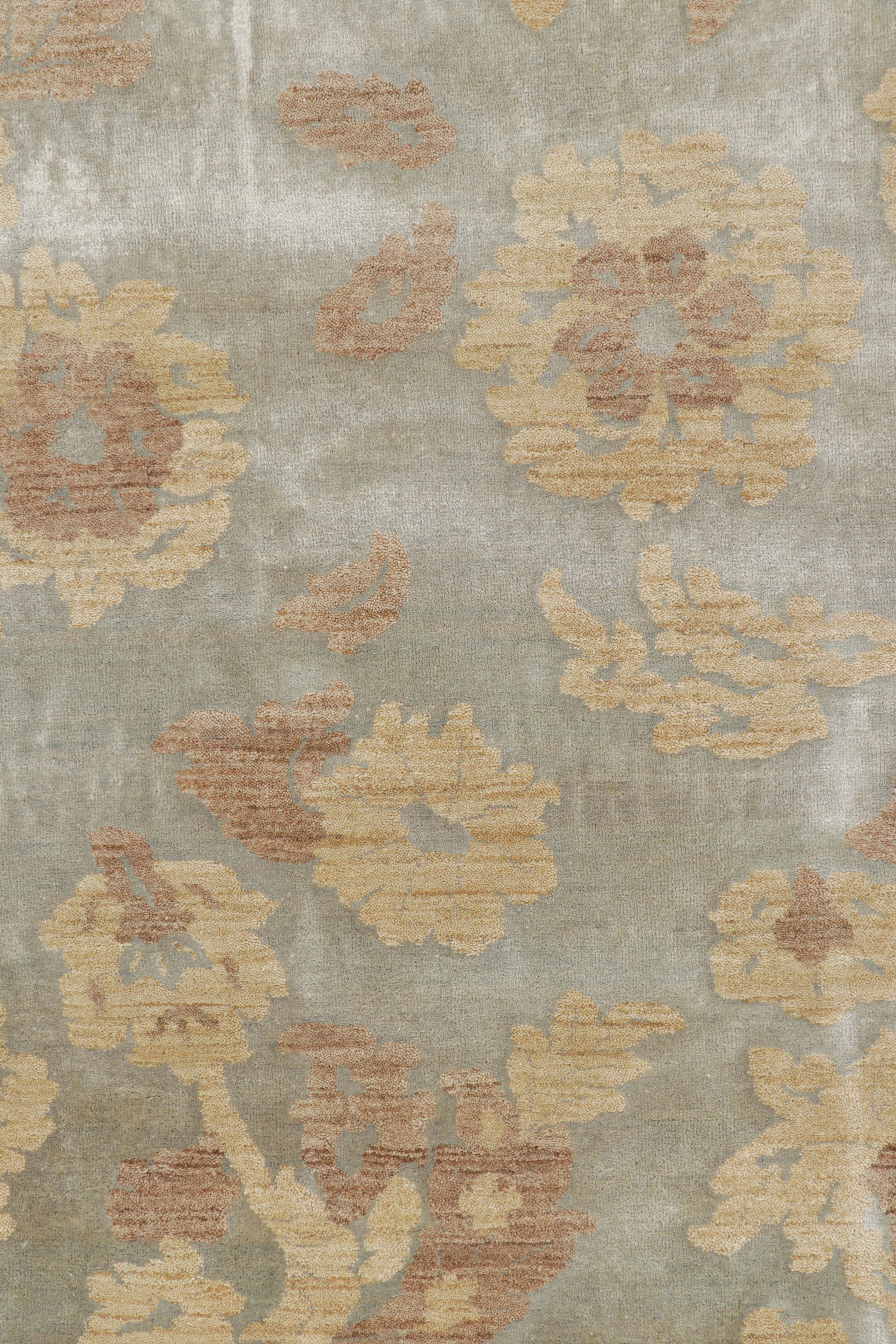 Modern Rug & Kilim’s Contemporary Rug in Silver with Beige-Brown Floral Patterns For Sale