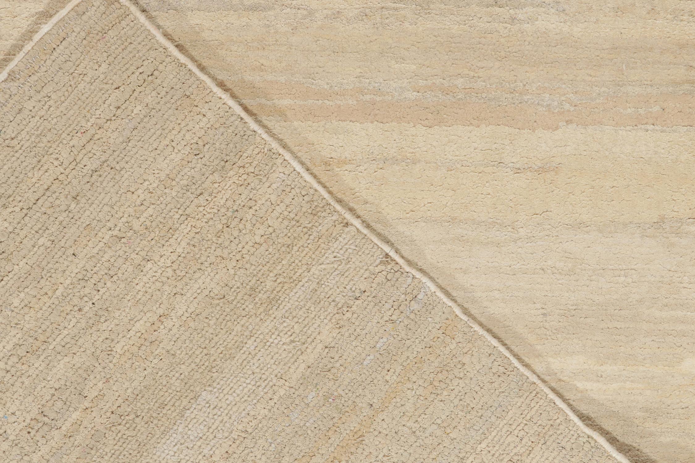Alfombra contemporánea Rug & Kilim en rayas beige-marrón macizo en Nuevo estado para la venta en Long Island City, NY