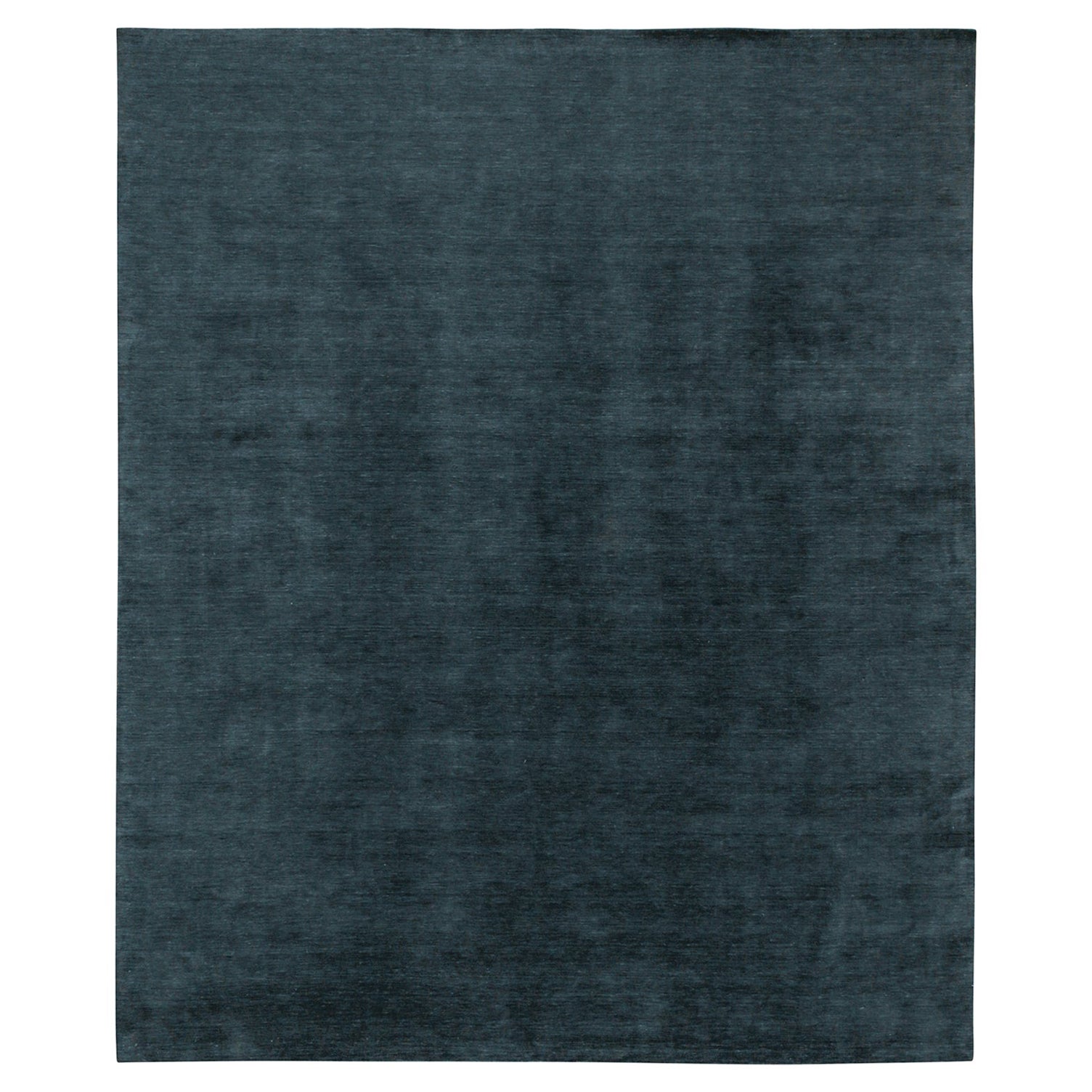 Questo tappeto 12x15 è una grande novità della collezione Texture of Color di Rug & Kilim. Annodato a mano in lana e cotone.
Ulteriori informazioni sul design:
La collezione offre una rivisitazione inventiva dei tappeti a tinta unita e una