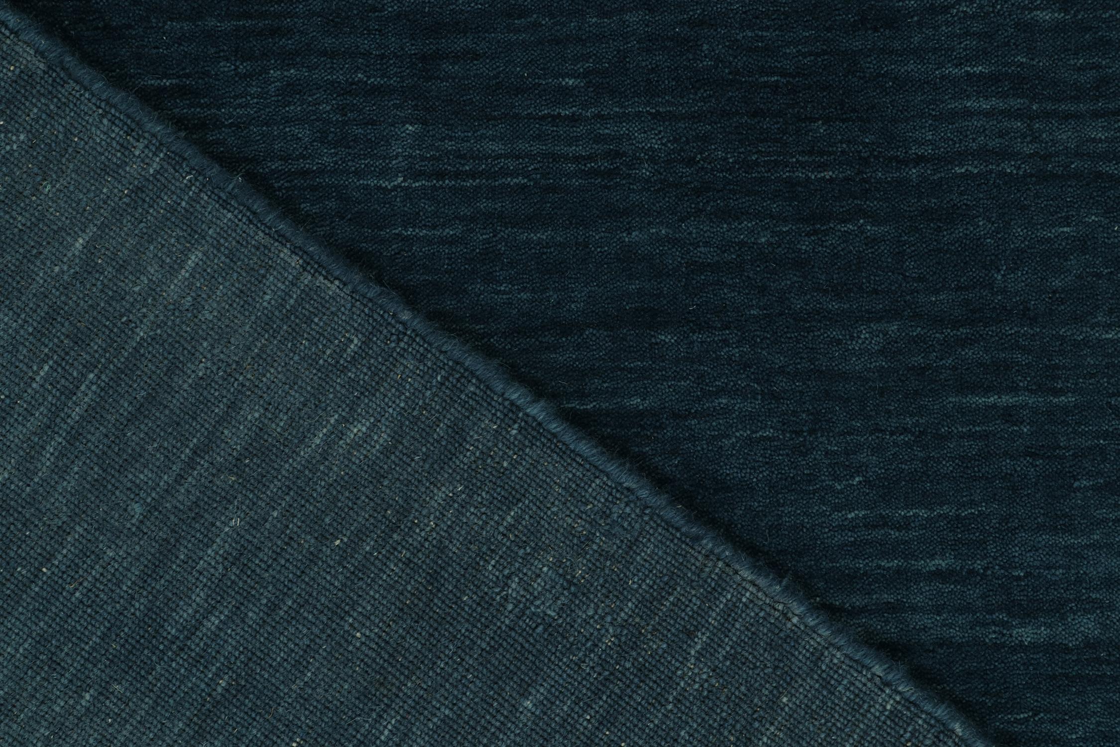 Questo tappeto contemporaneo 12x15 è una novità della collezione Texture of Color di Rug & Kilim. Annodato a mano in lana.

Ulteriori informazioni sul design:

La collezione offre una rivisitazione inventiva dei tappeti a tinta unita e una