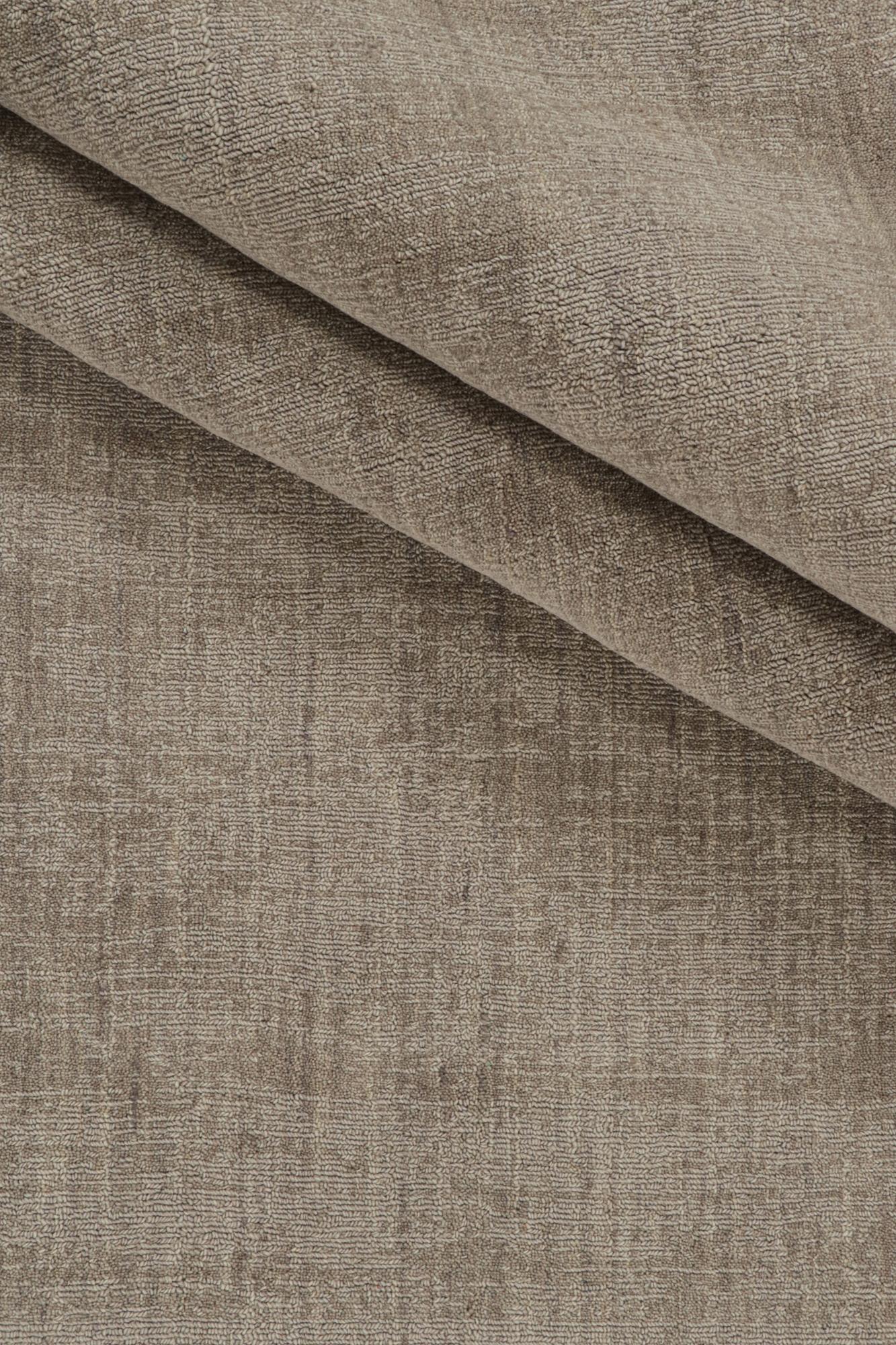 Zeitgenössischer Teppich von Rug & Kilim in Taupe mit Ton-in-Ton-Streifen (21. Jahrhundert und zeitgenössisch) im Angebot