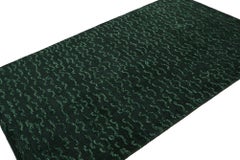 Rug & Kilim’s Contemporary rug in Tones of Green
