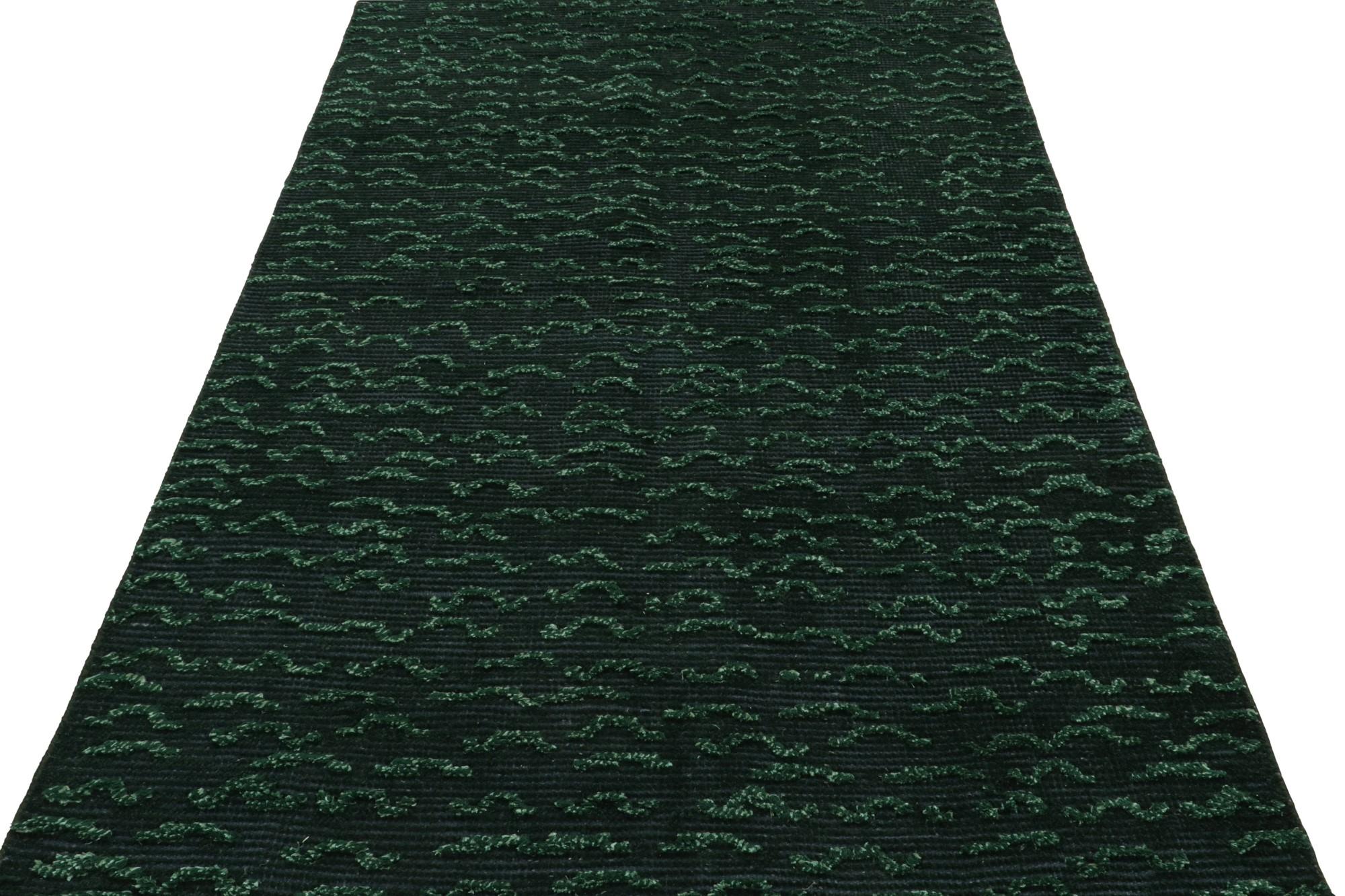 Alfombra contemporánea de Rug & Kilim en tonos verdes Moderno en venta