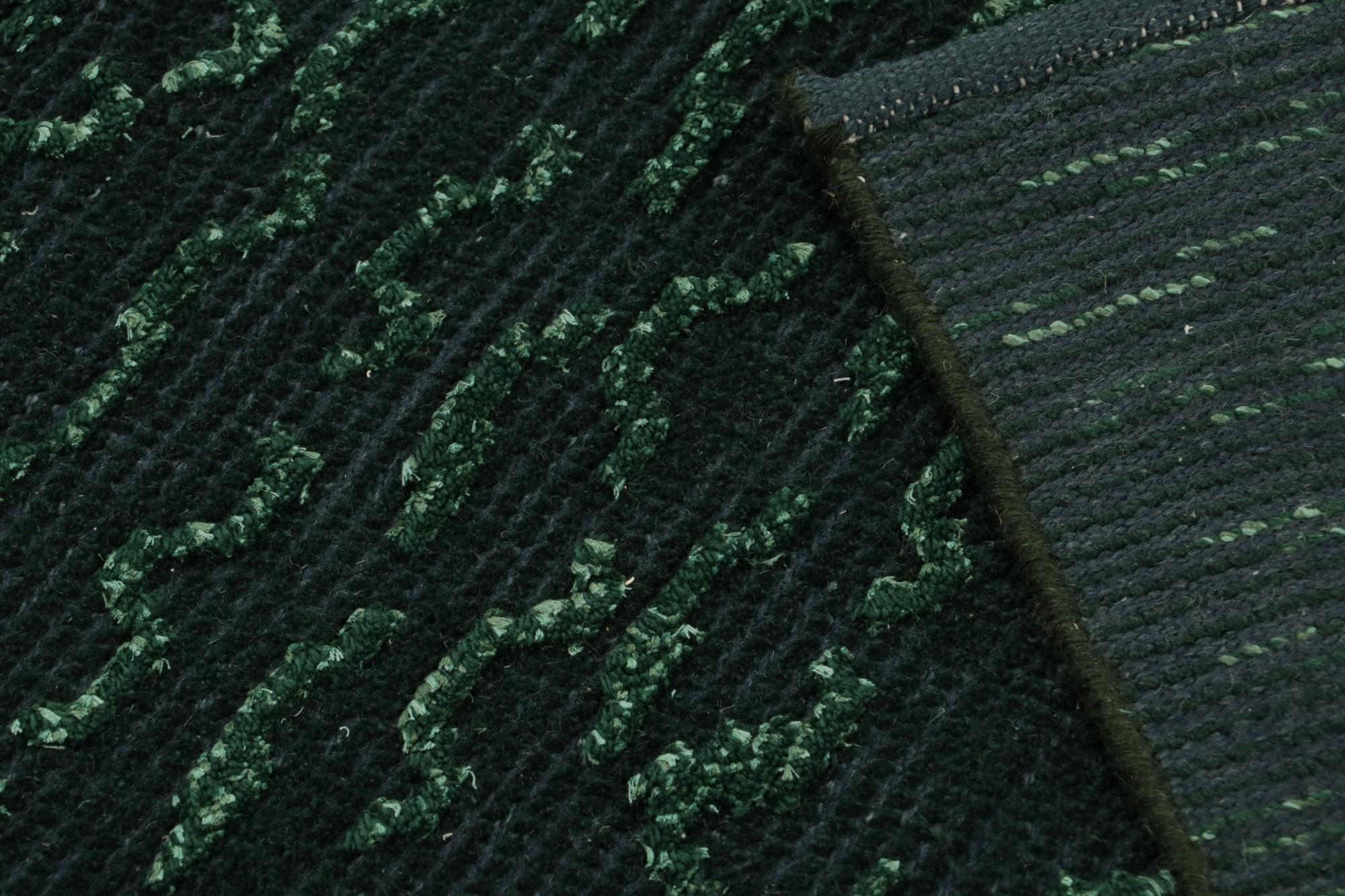 Alfombra contemporánea de Rug & Kilim en tonos verdes Siglo XXI y contemporáneo en venta