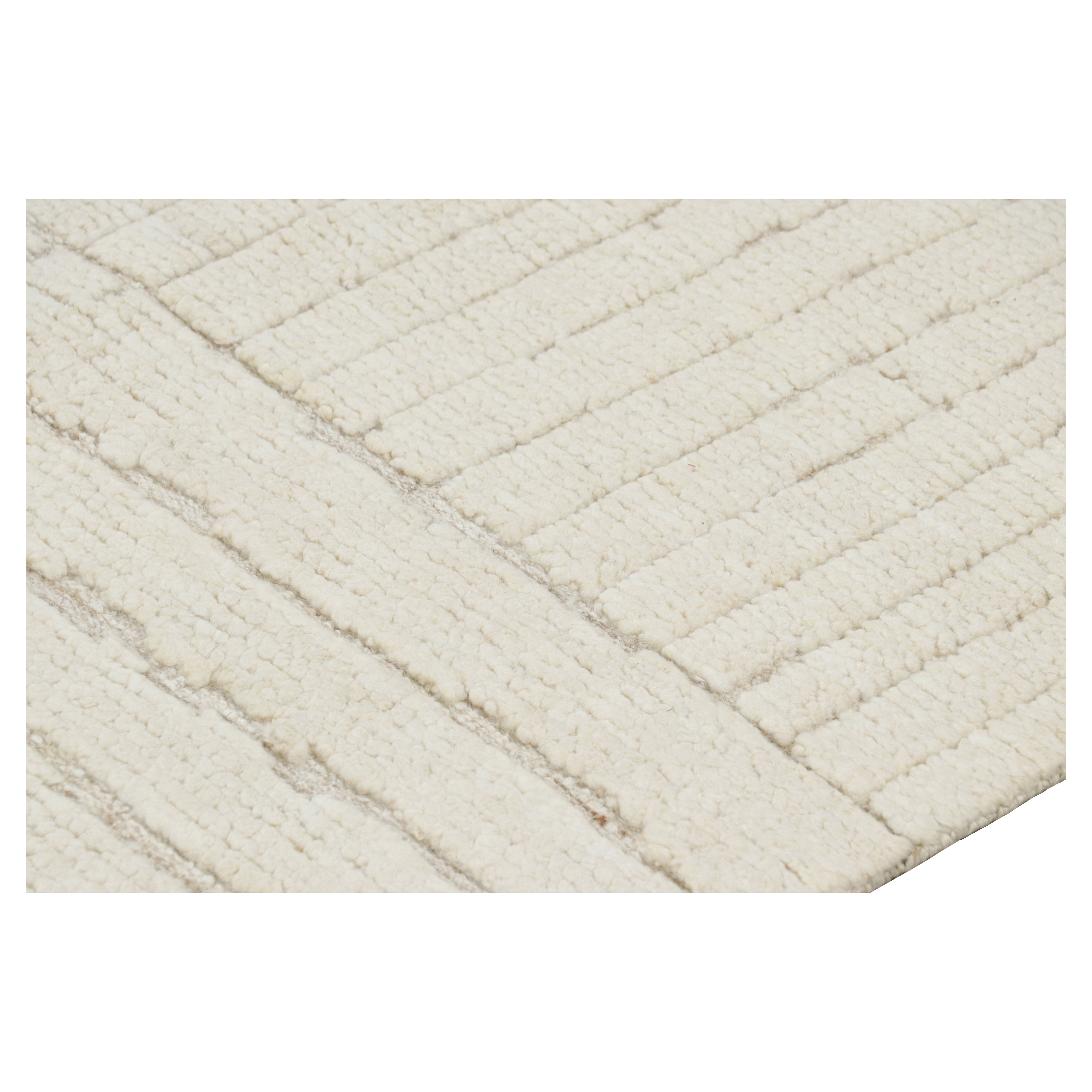 Dieser 8x10 große, handgeknüpfte Wollteppich gehört zu einer aufregenden neuen Linie in der Modern Collection'S von Rug & Kilim, die ein Zusammenspiel von schlichtem Design und komplizierten Strukturelementen bietet. Jedes Stück zeichnet sich durch