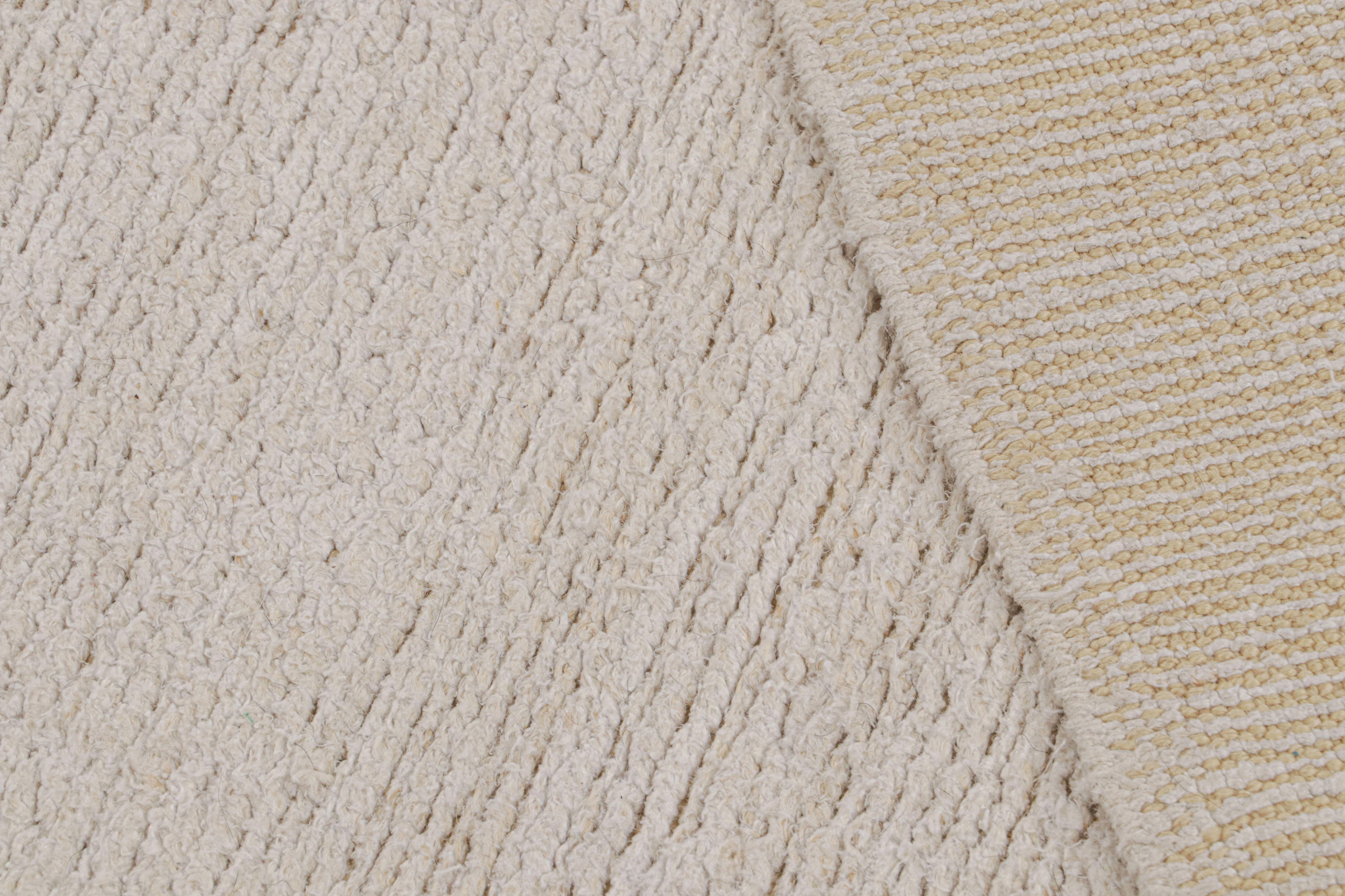 XXI secolo e contemporaneo Rug & Kilim: Tappeto contemporaneo di colore bianco con sottile motivo a cerchi - 