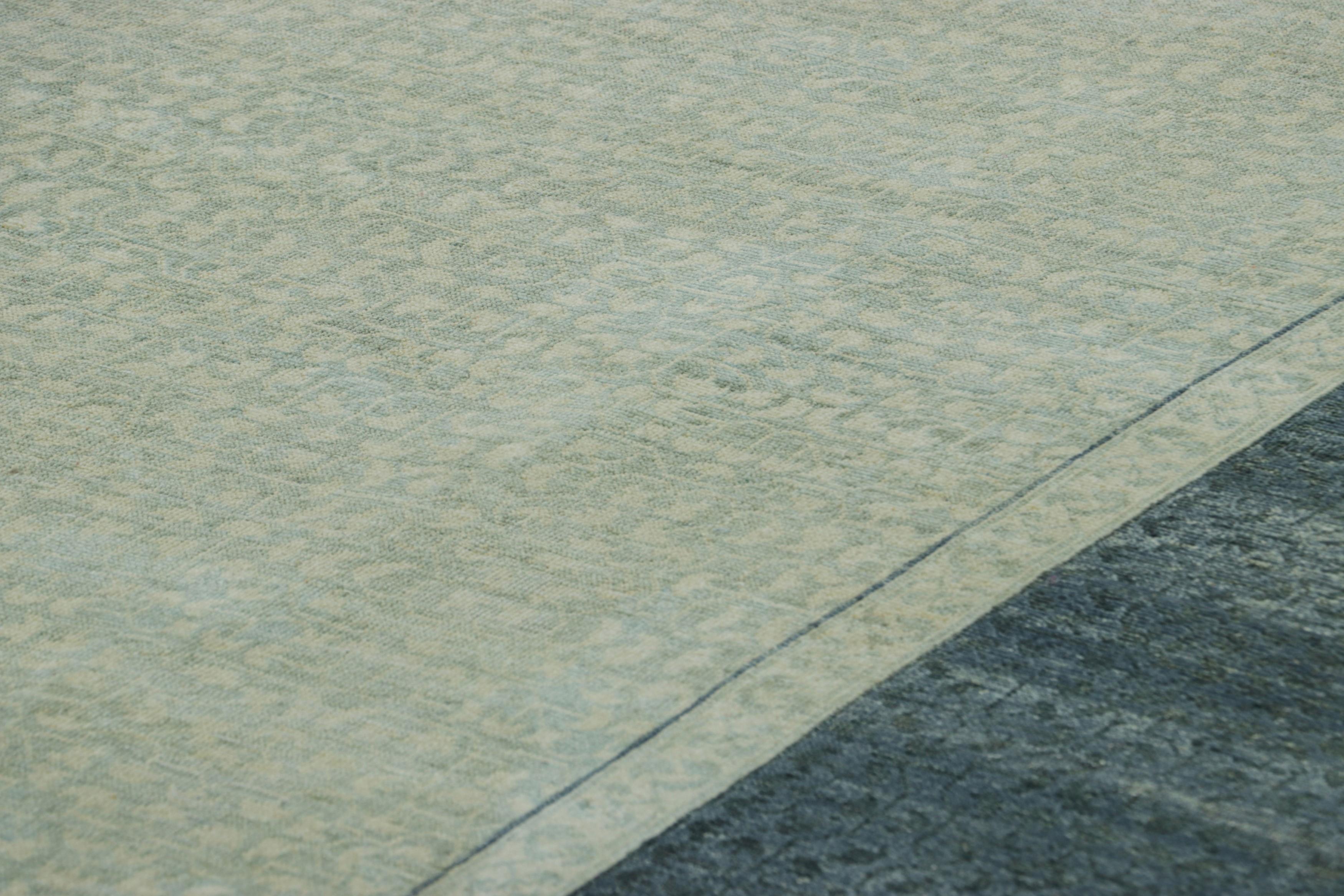 Fabriqué en laine nouée à la main, ce tapis contemporain 10x14 est un nouvel ajout à la collection de tapis modernes de Rug & Kilim - une nouvelle approche sophistiquée et élégante de la subtilité des motifs et de la qualité complexe haut de