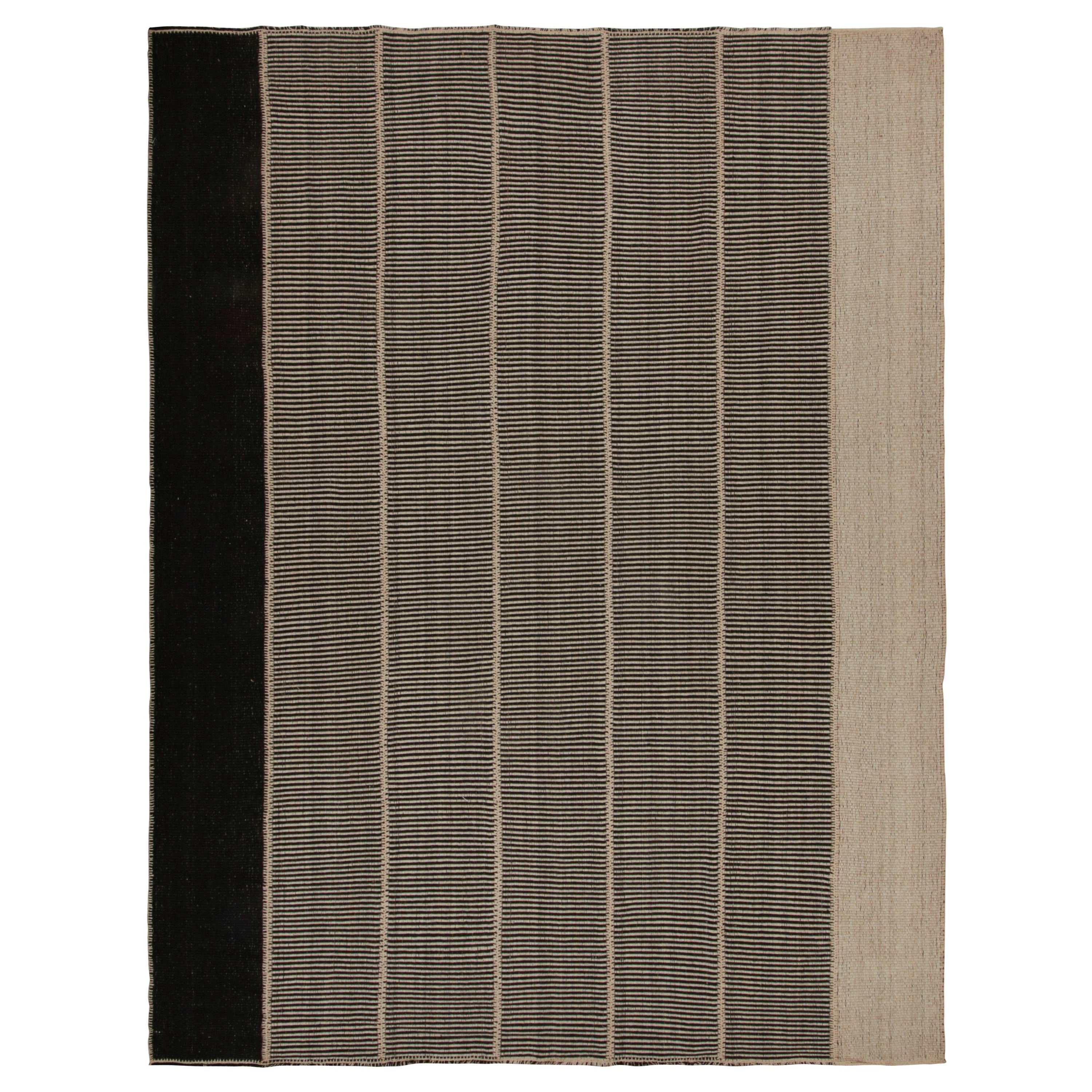 Tapis contemporain de Rug & Kilim avec motifs floraux en vert, bleu et rose en vente