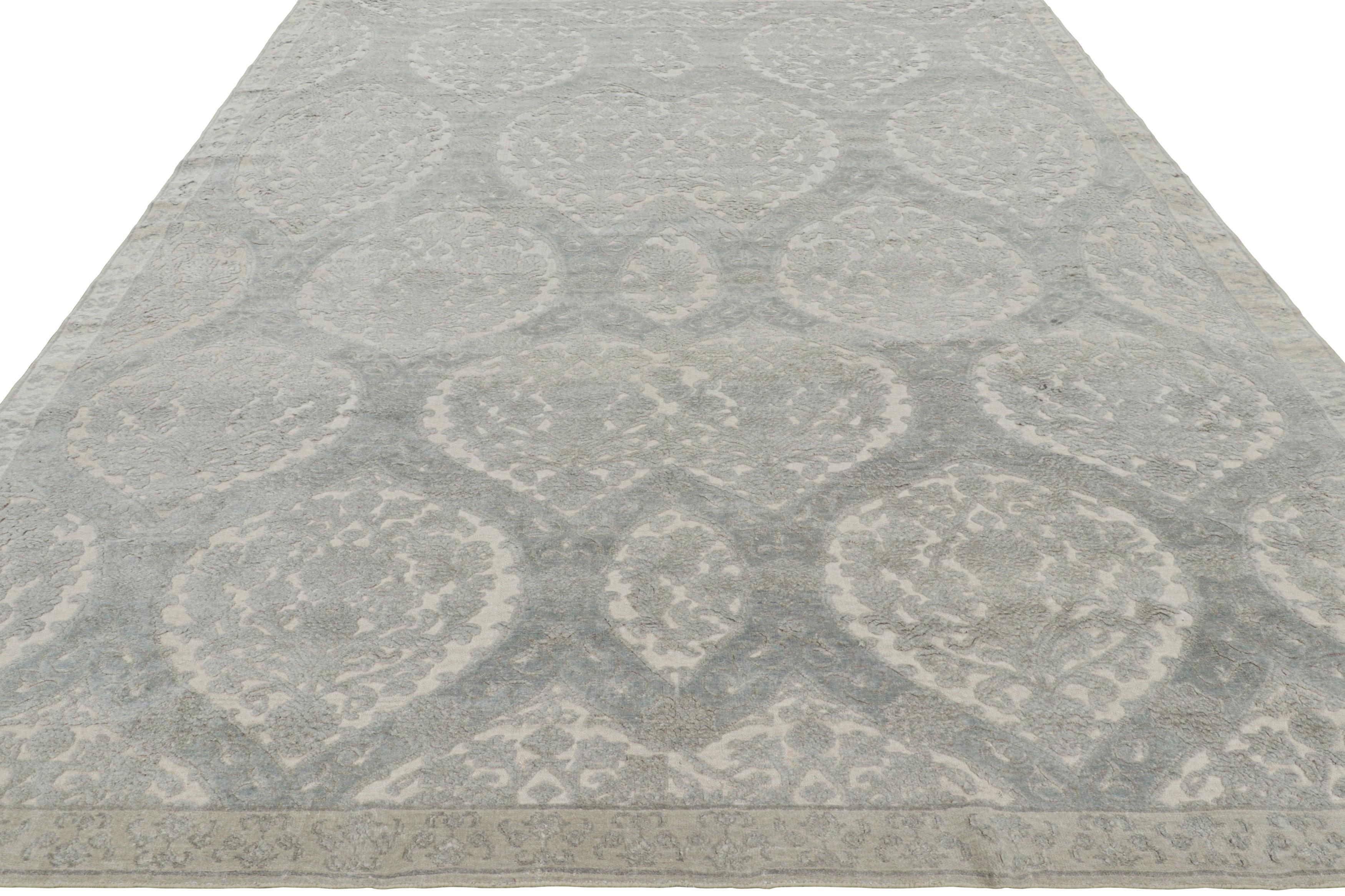 Rug & Kilim's Contemporary Rug with Silver-Gray Floral Patterns In New Condition For Sale In Long Island City, NY