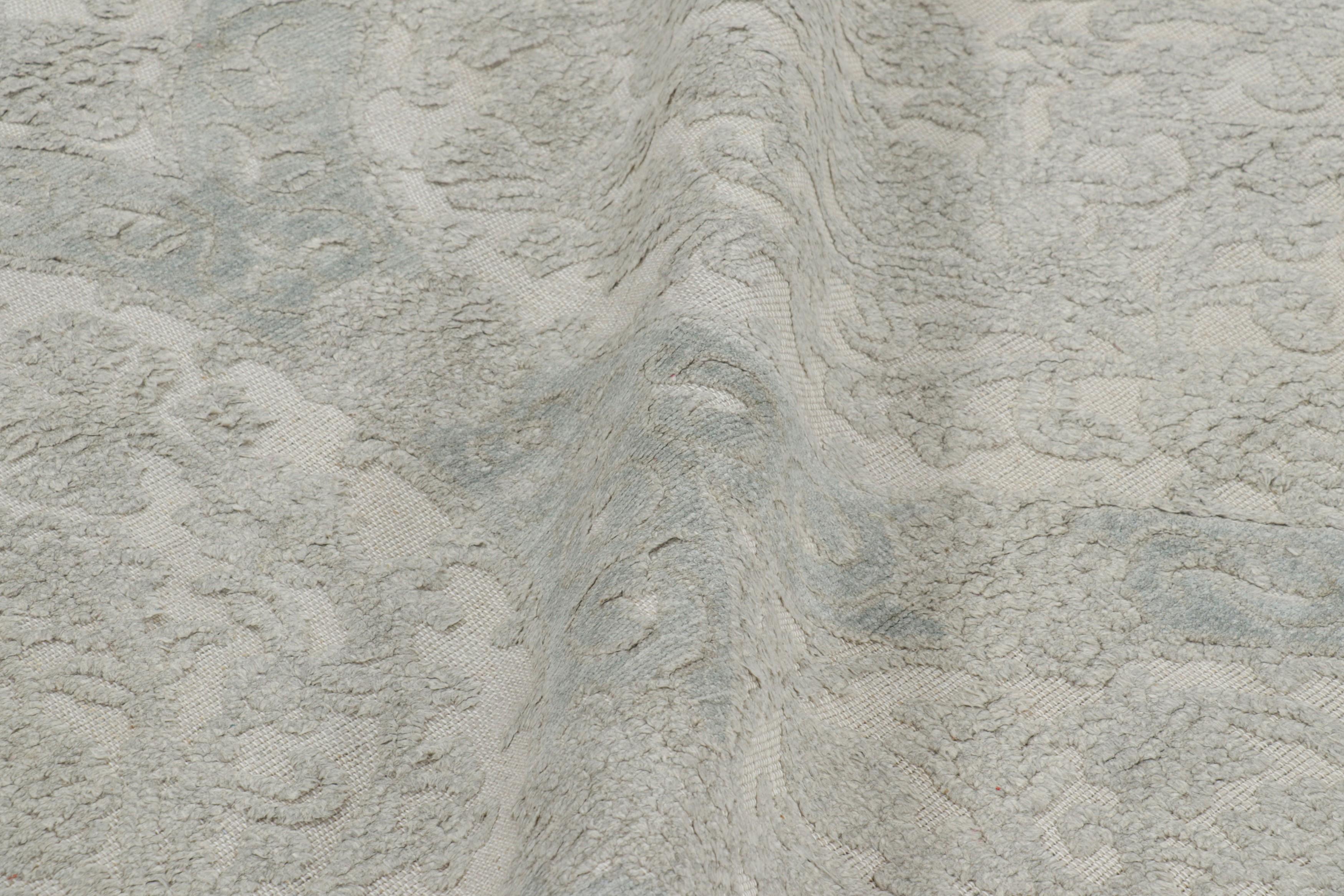 Wool Rug & Kilim's Contemporary Rug with Silver-Gray Floral Patterns For Sale