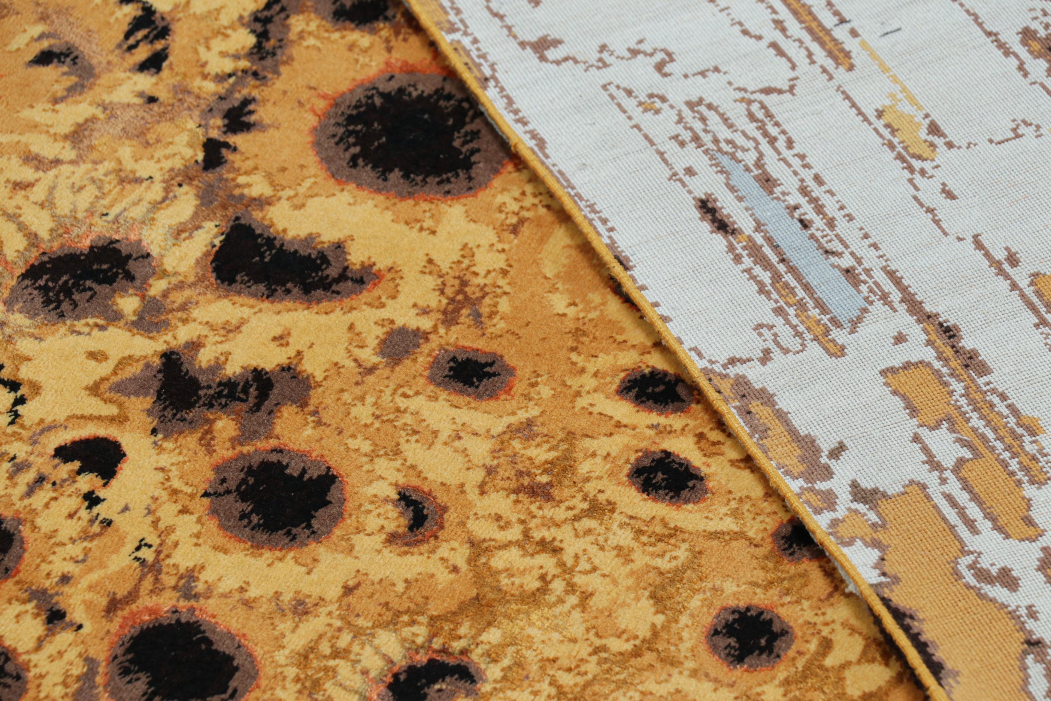 XXIe siècle et contemporain Rug & Kilim's Contemporary Rug With Abstract Floral Pattern Molten Sunflowers (Tapis contemporain avec motif floral abstrait) en vente