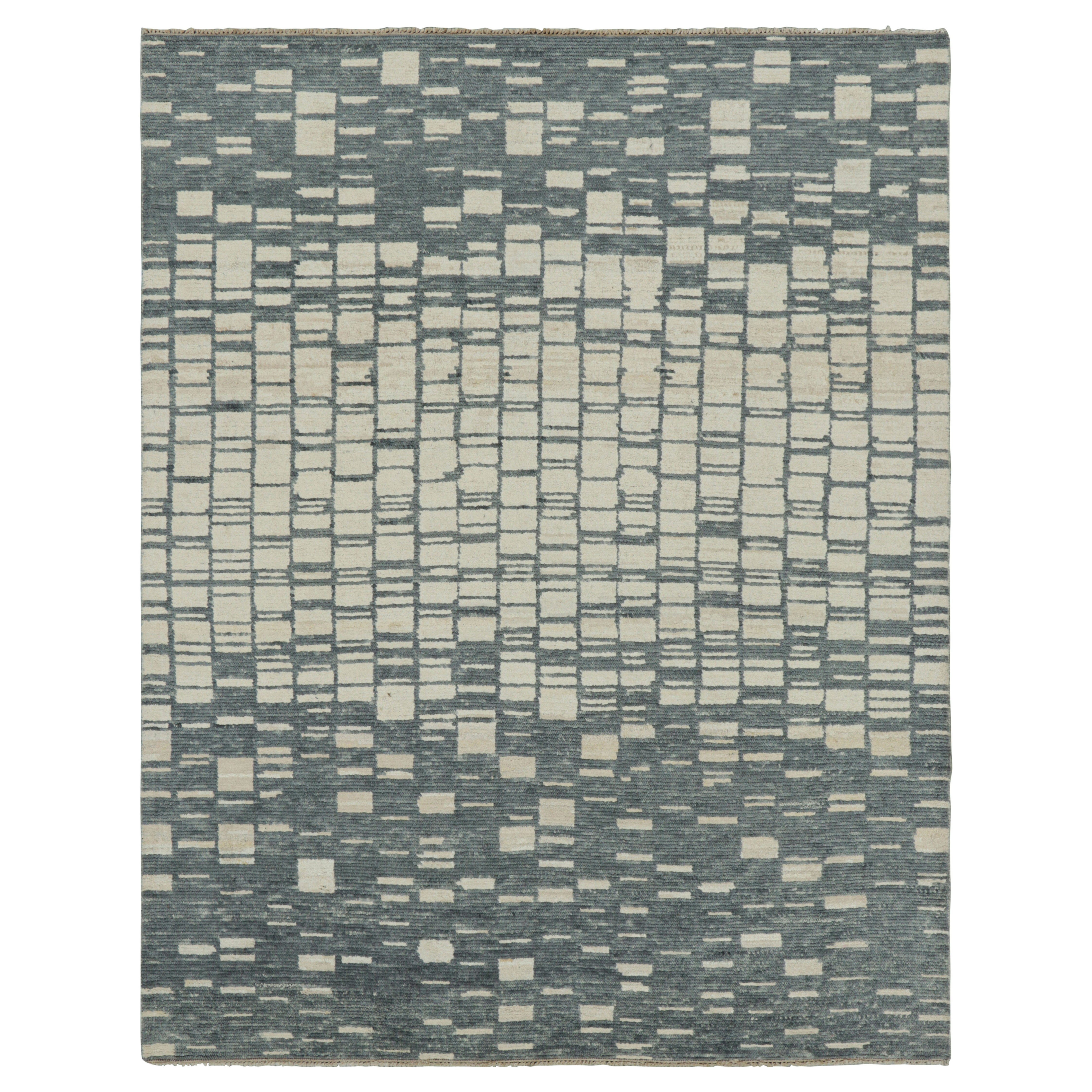 Alfombra contemporánea de Rug 
Kilim con motivos geométricos en blanco y gris en venta