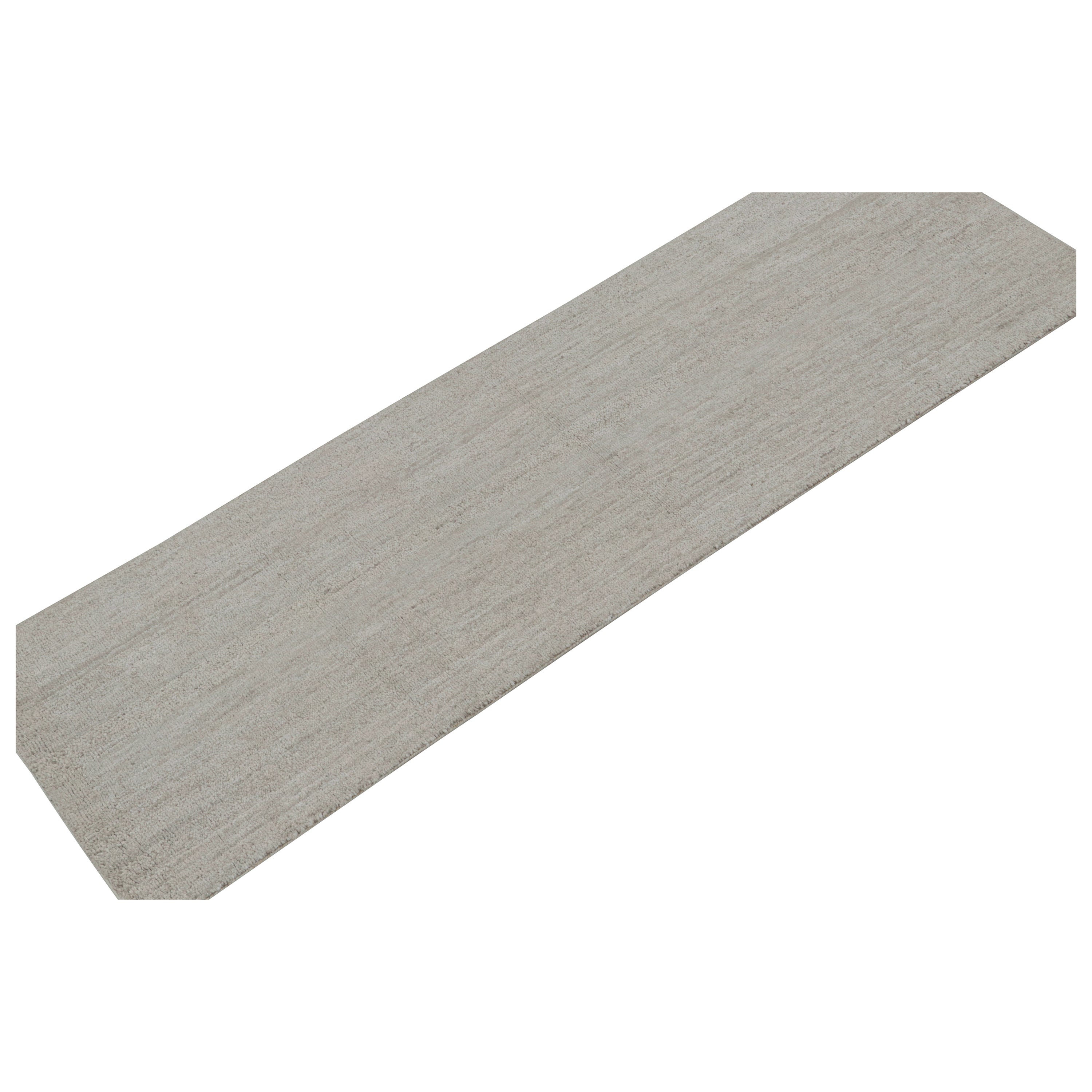 Rug & Kilim’s Contemporary Runner and Textural Rug in Solid Gray Striae Indio en venta