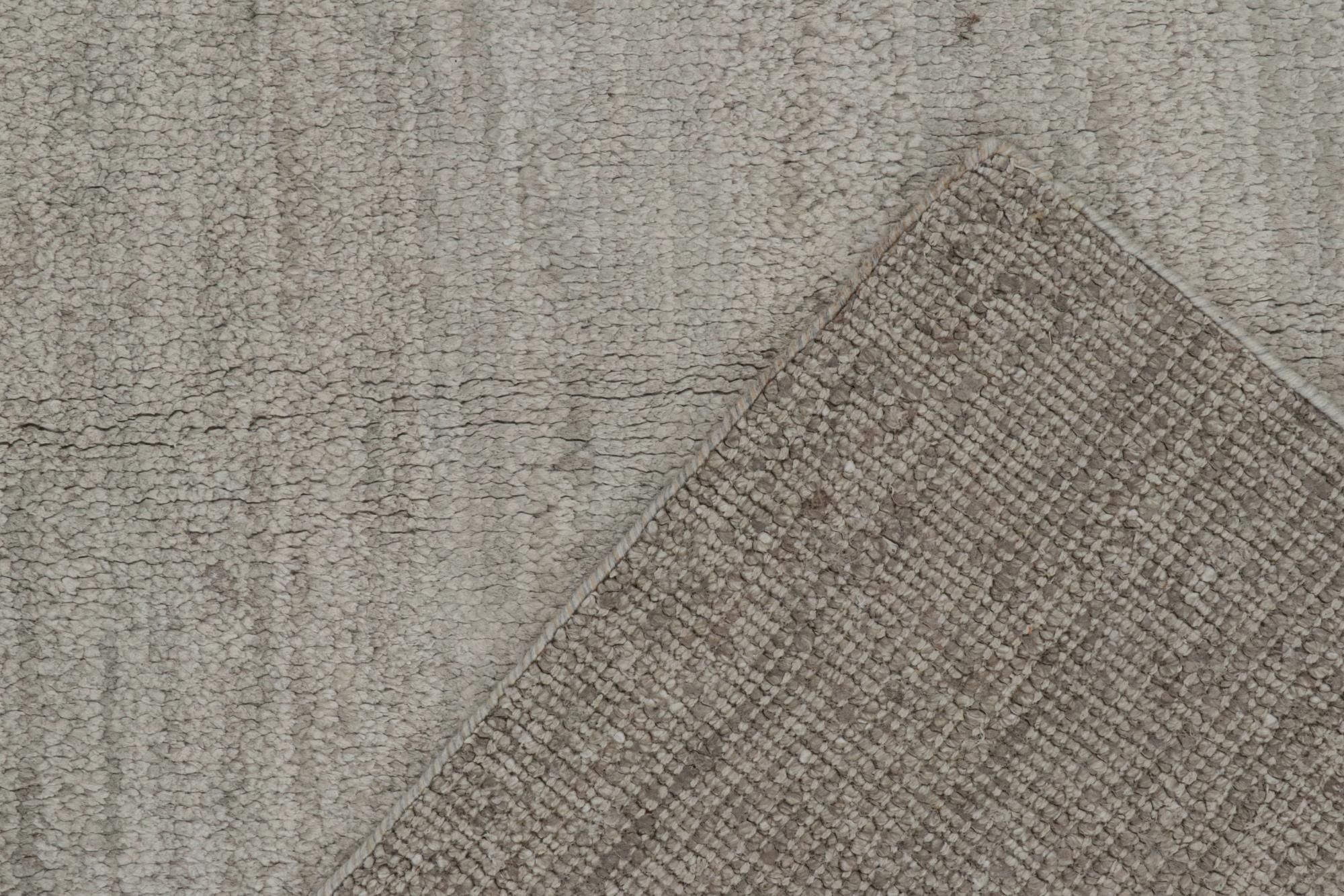 Silk Rug & Kilim’s Contemporary Runner and Textural Rug in Solid Gray Striae For Sale