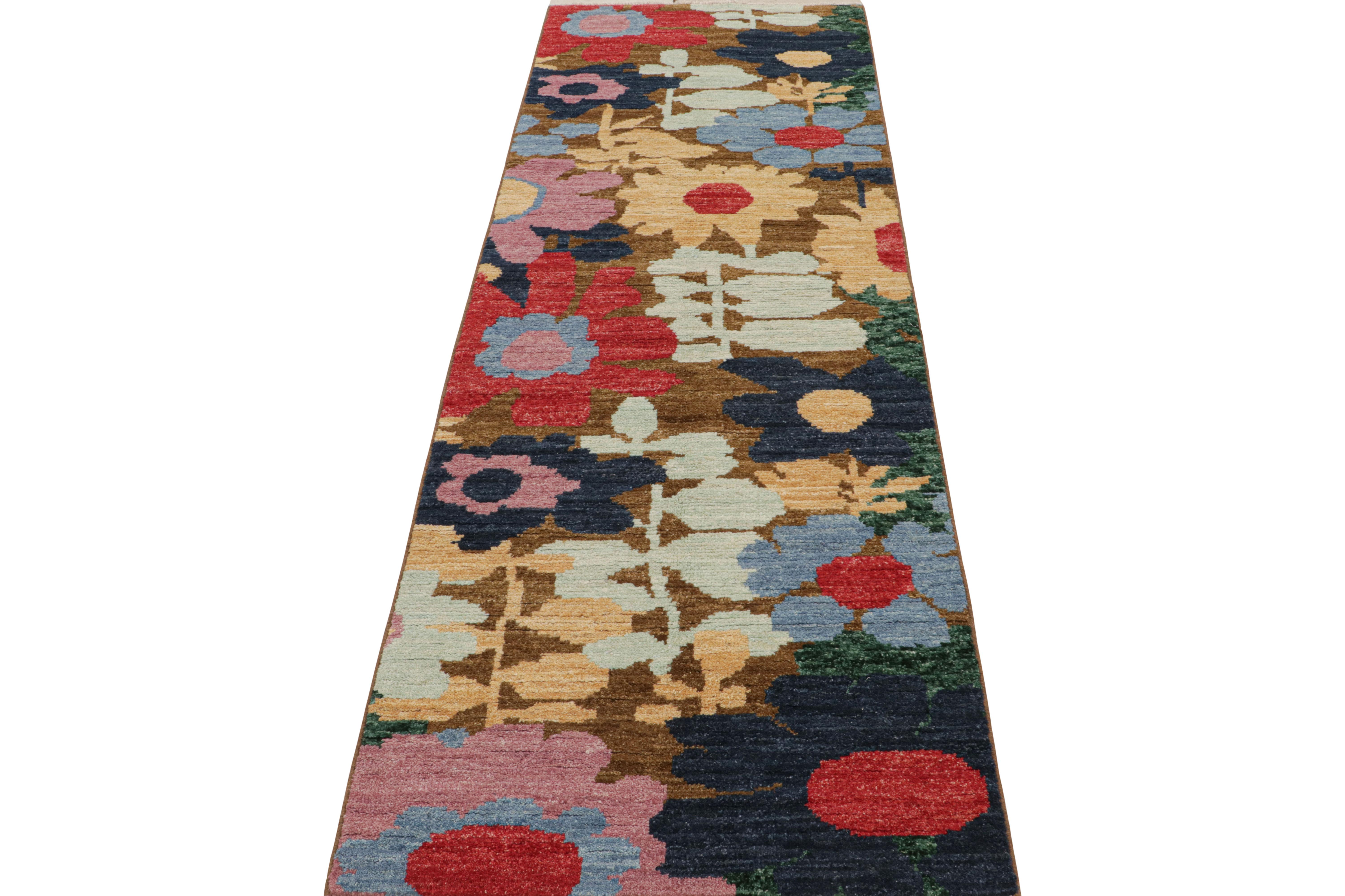 This contemporary 3x8 runner rug is an exciting new addition to Rug & Kilim’s Modern rug collection. Hand-knotted in wool, its design is a bold abstract take on botanical designs.

On the Design: 

This particular design uses polychromatic colors in