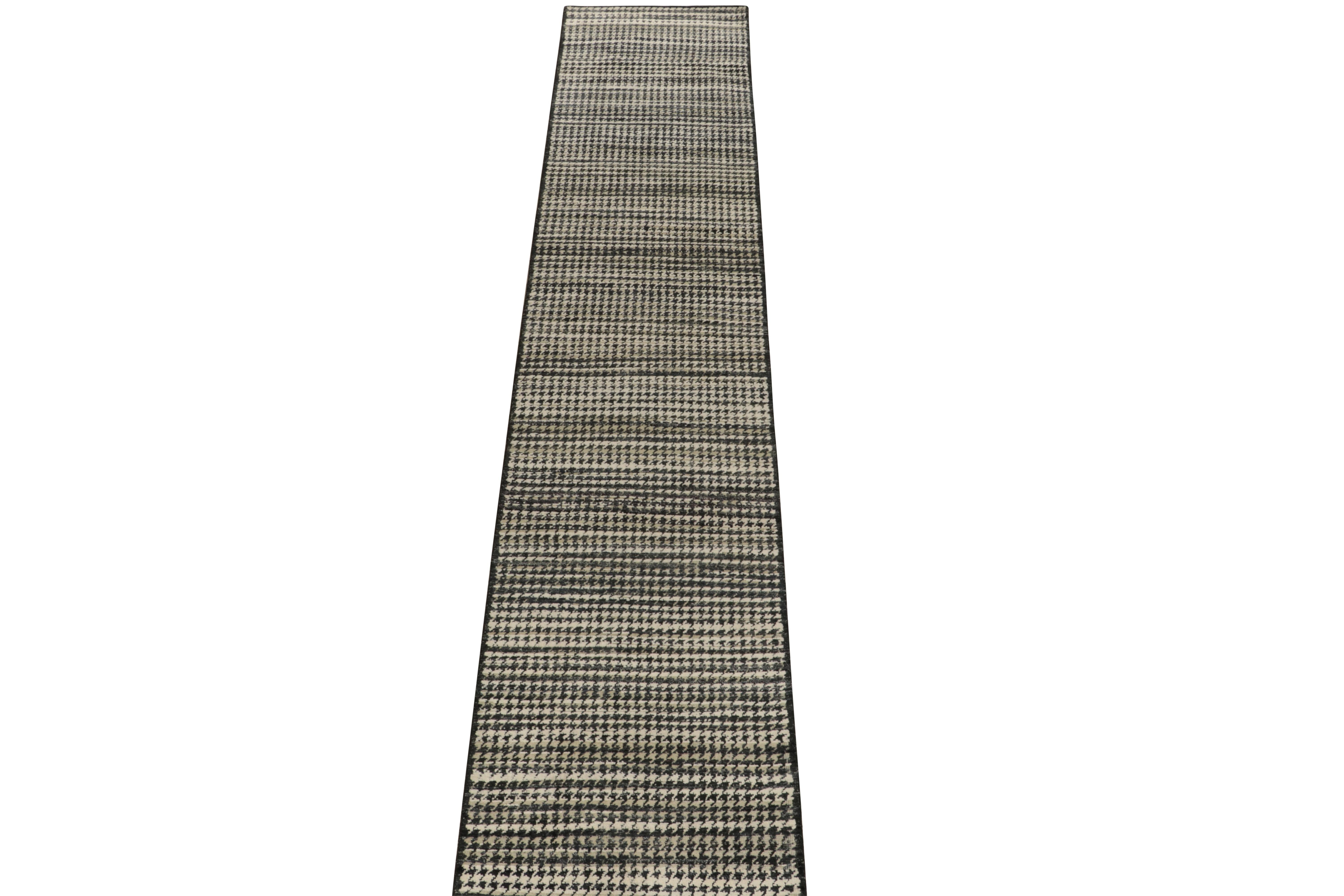 Modern Rug & Kilim’s Contemporary Runner in Black, White & Beige Geometric Pattern For Sale