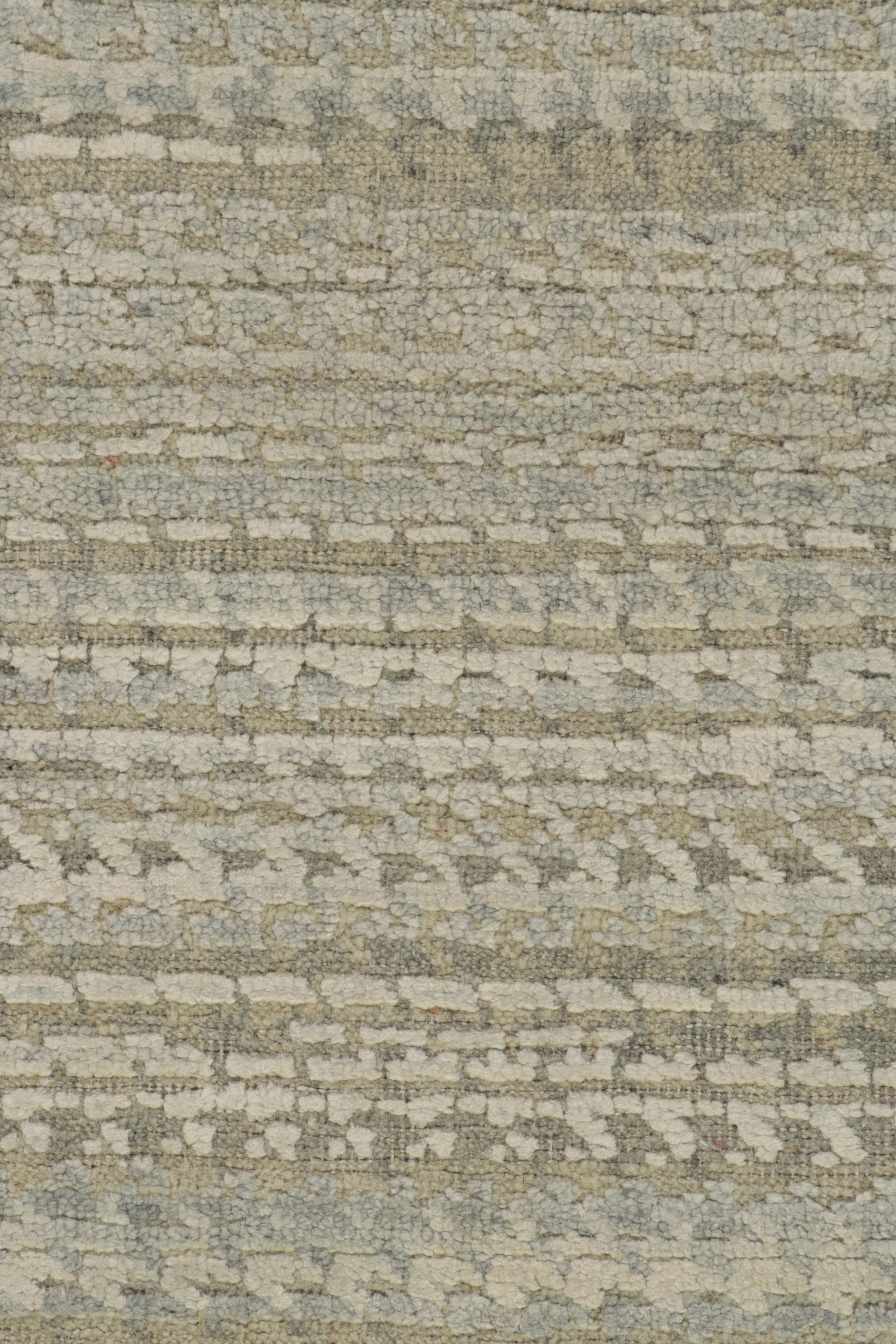 Teppich & Kilims Zeitgenössischer Läufer in Grau & Weiß mit geometrischem Hoch-Low-Muster im Zustand „Neu“ im Angebot in Long Island City, NY