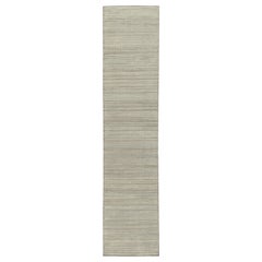 Tapis de course contemporain de Rug & Kilim à motif géométrique gris et blanc High-Low