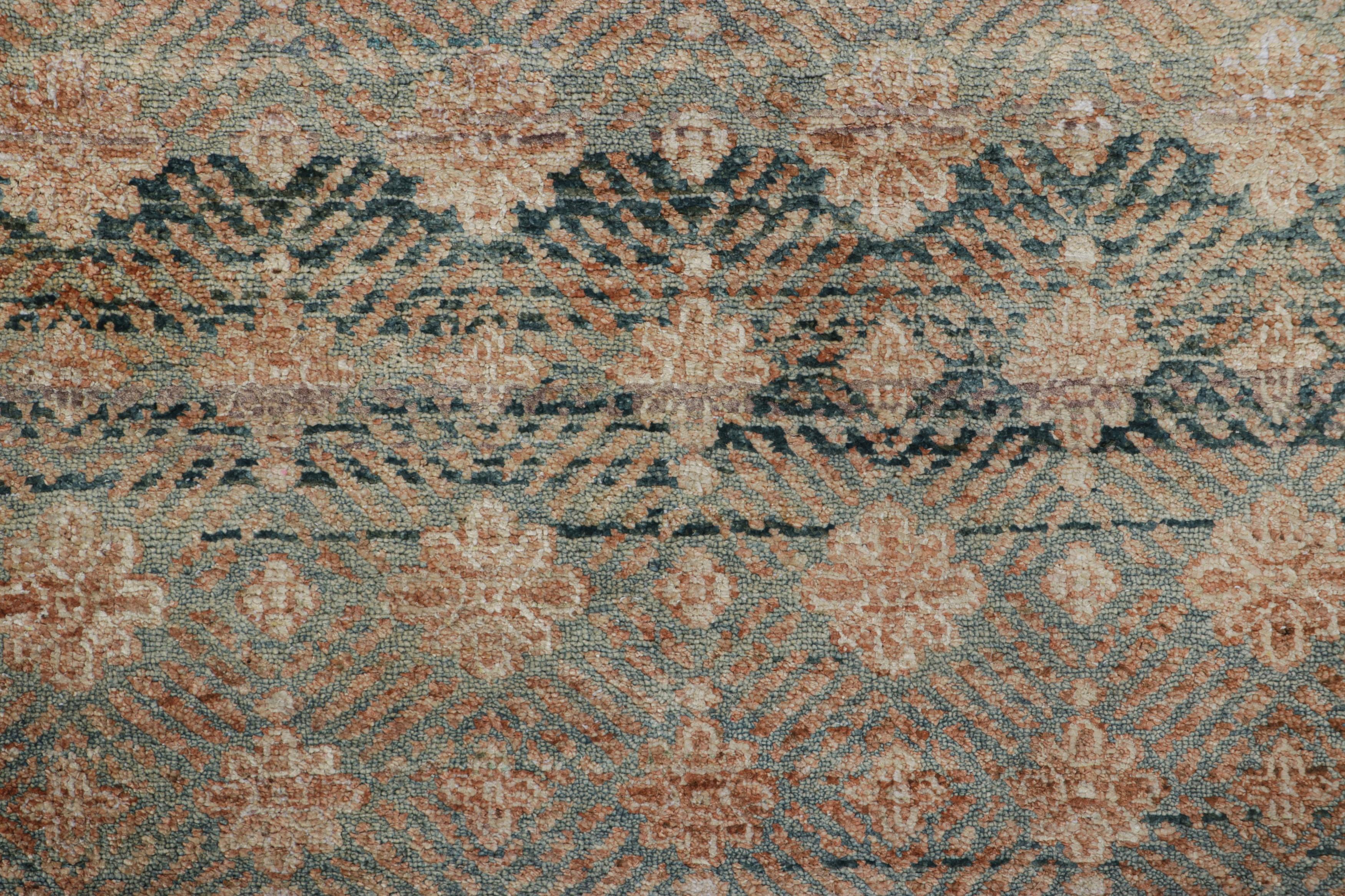 Moderne Tapis de course contemporain de Rug & Kilim, bleu clair et crème avec motifs floraux en vente