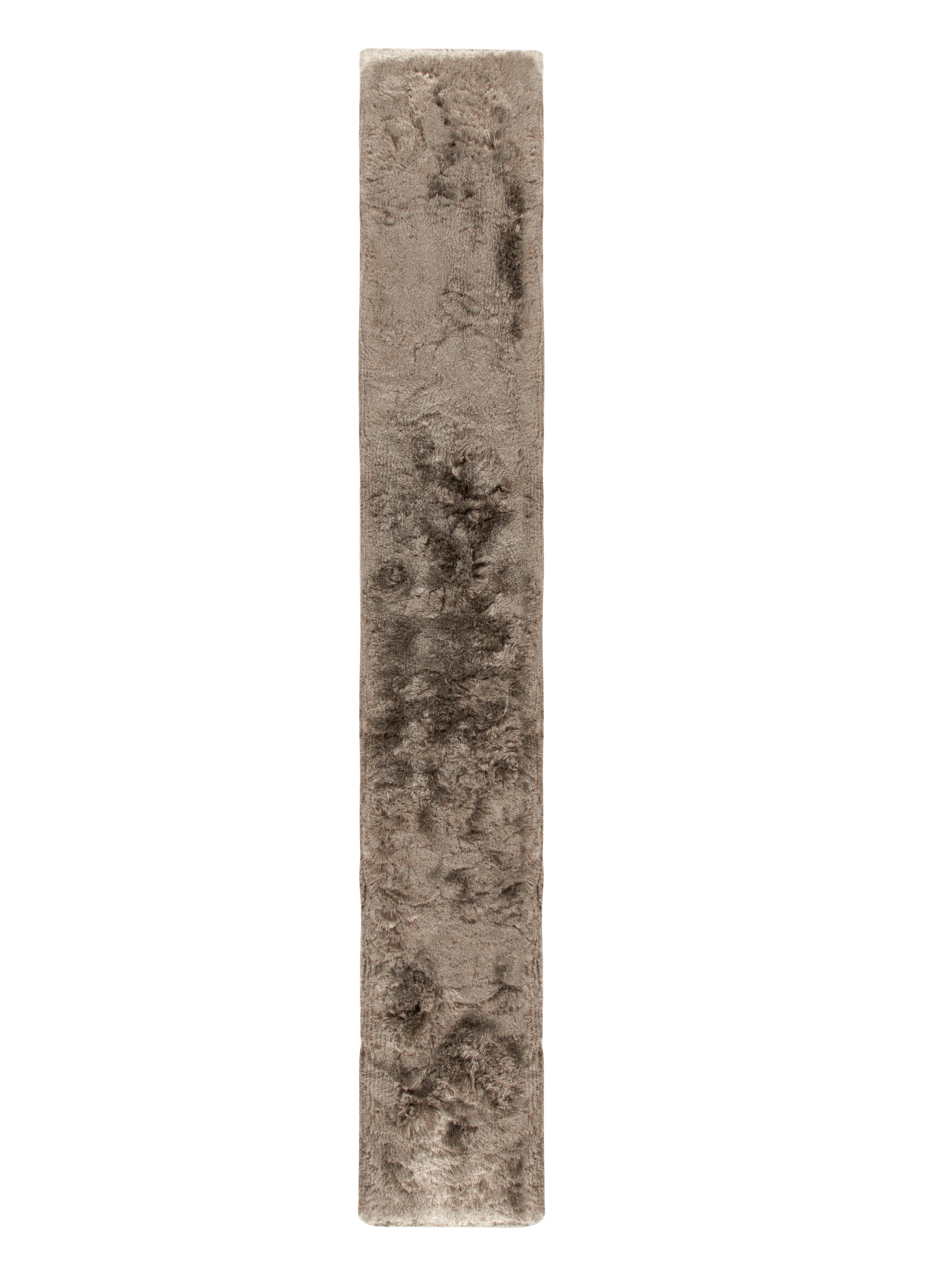 Tapis et tapis de couloir contemporain Kilim brun beige massif à poils longs en vente