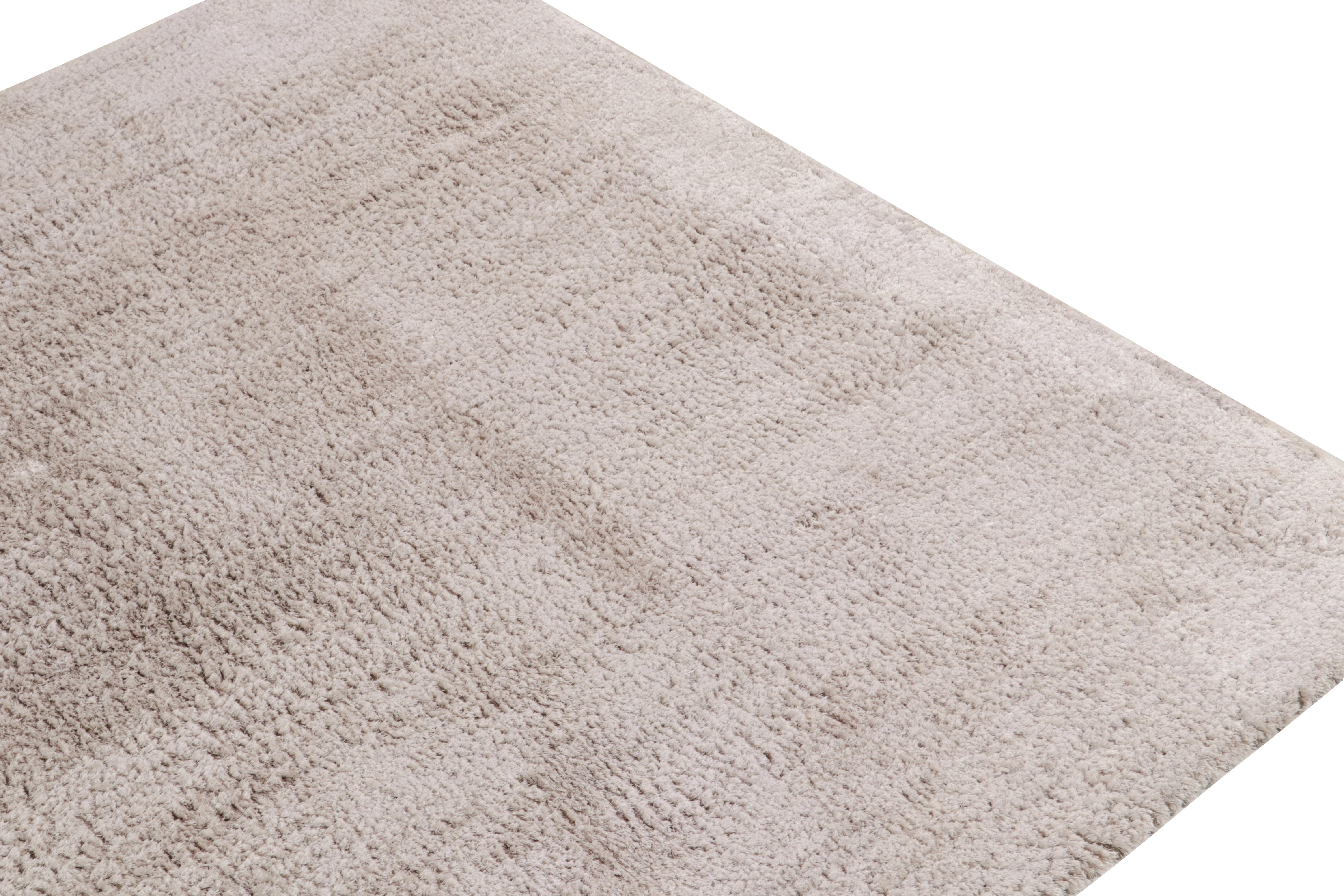 Rug & Kilim's Contemporary Gray Teppich in Zottelflor (Indisch) im Angebot
