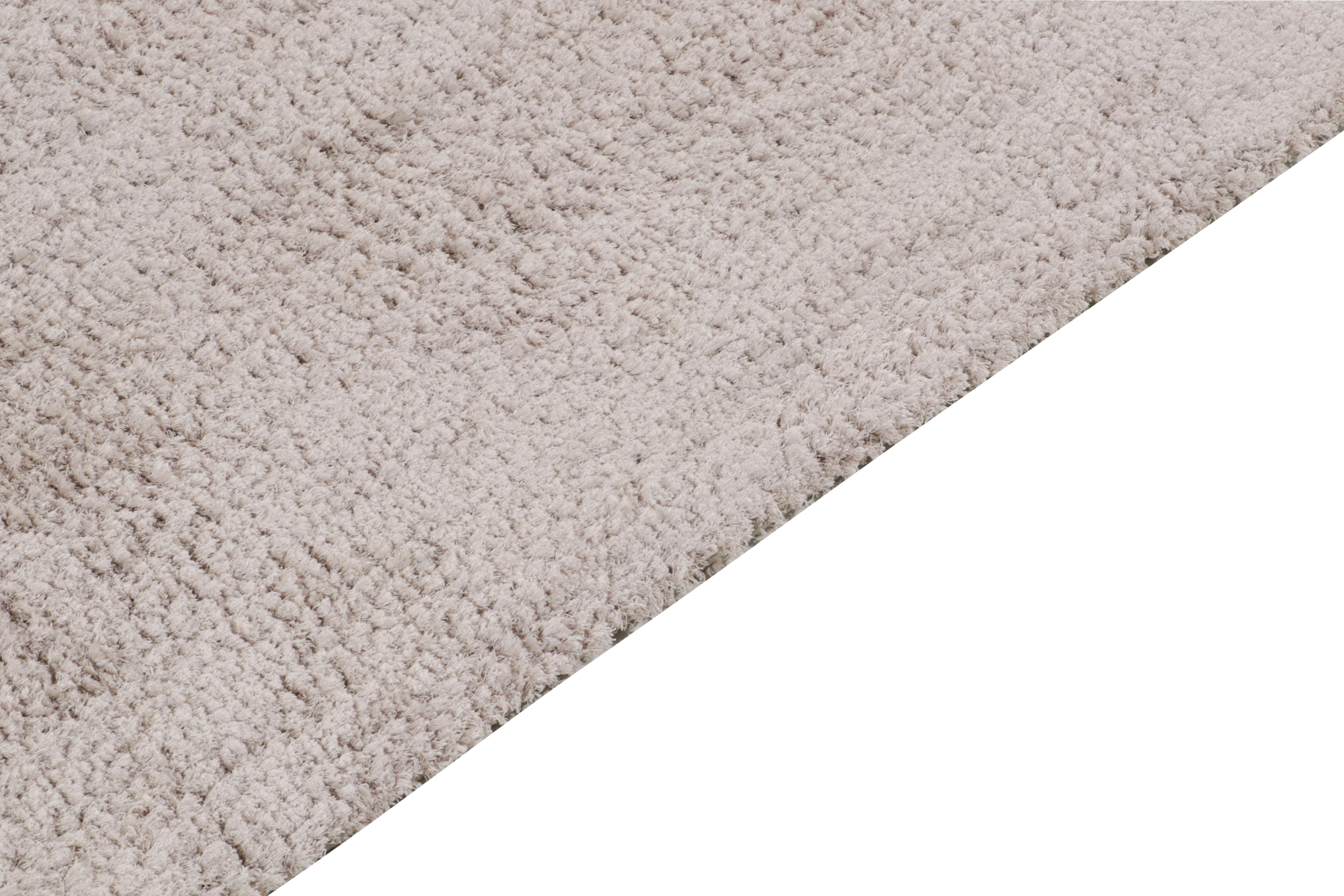 Rug & Kilim's Contemporary Gray Teppich in Zottelflor (Handgeknüpft) im Angebot