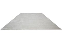 Rug & Kilim’s Contemporary Solid Rug in Silver-Gray