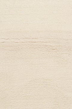 Rug & Kilim’s Contemporary Solid Rug in Tone-on-Tone Off-White and Ivory