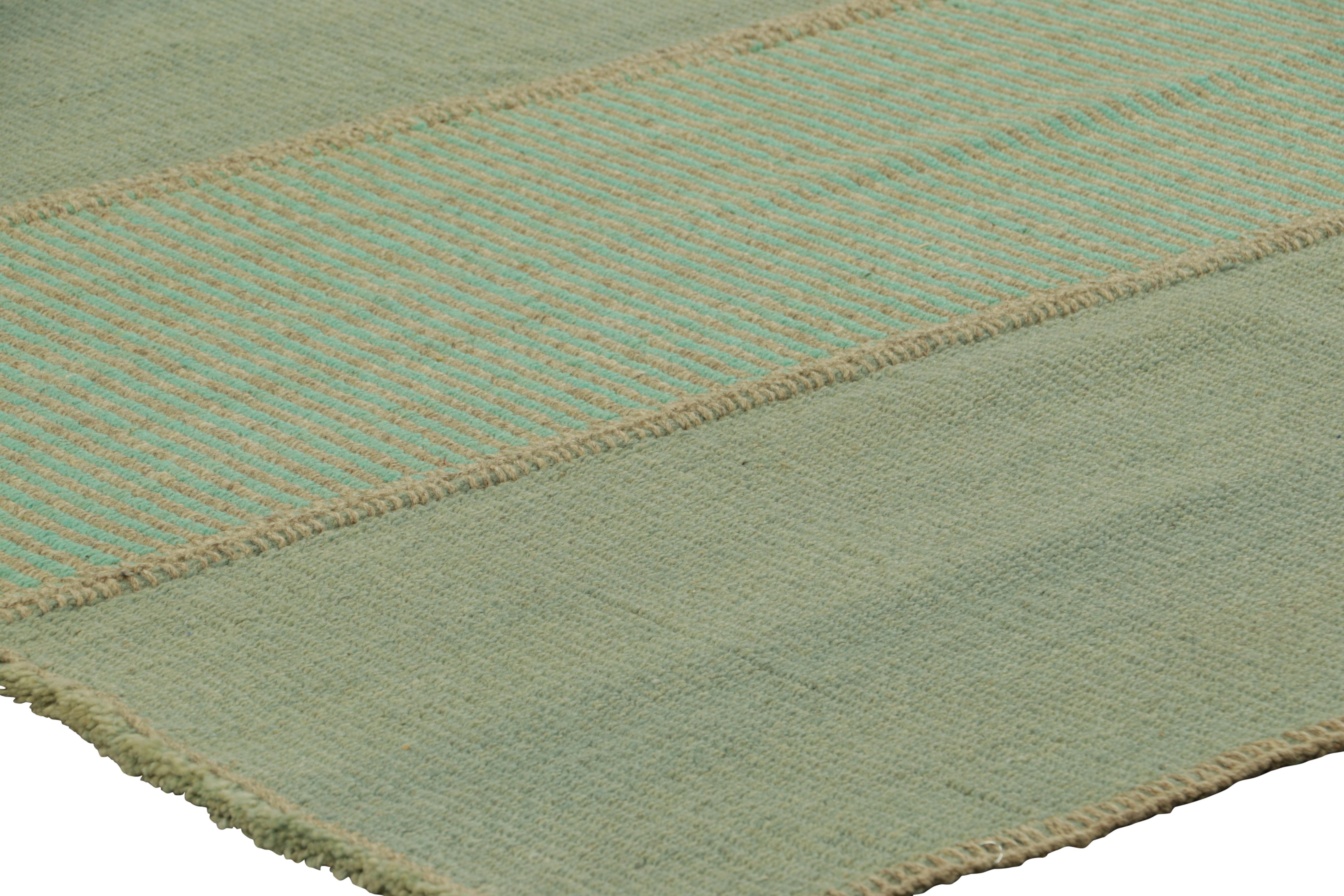 Rug & Kilim è un kilim quadrato contemporaneo a strisce turchesi e beige. In condizioni Nuovo in vendita a Long Island City, NY