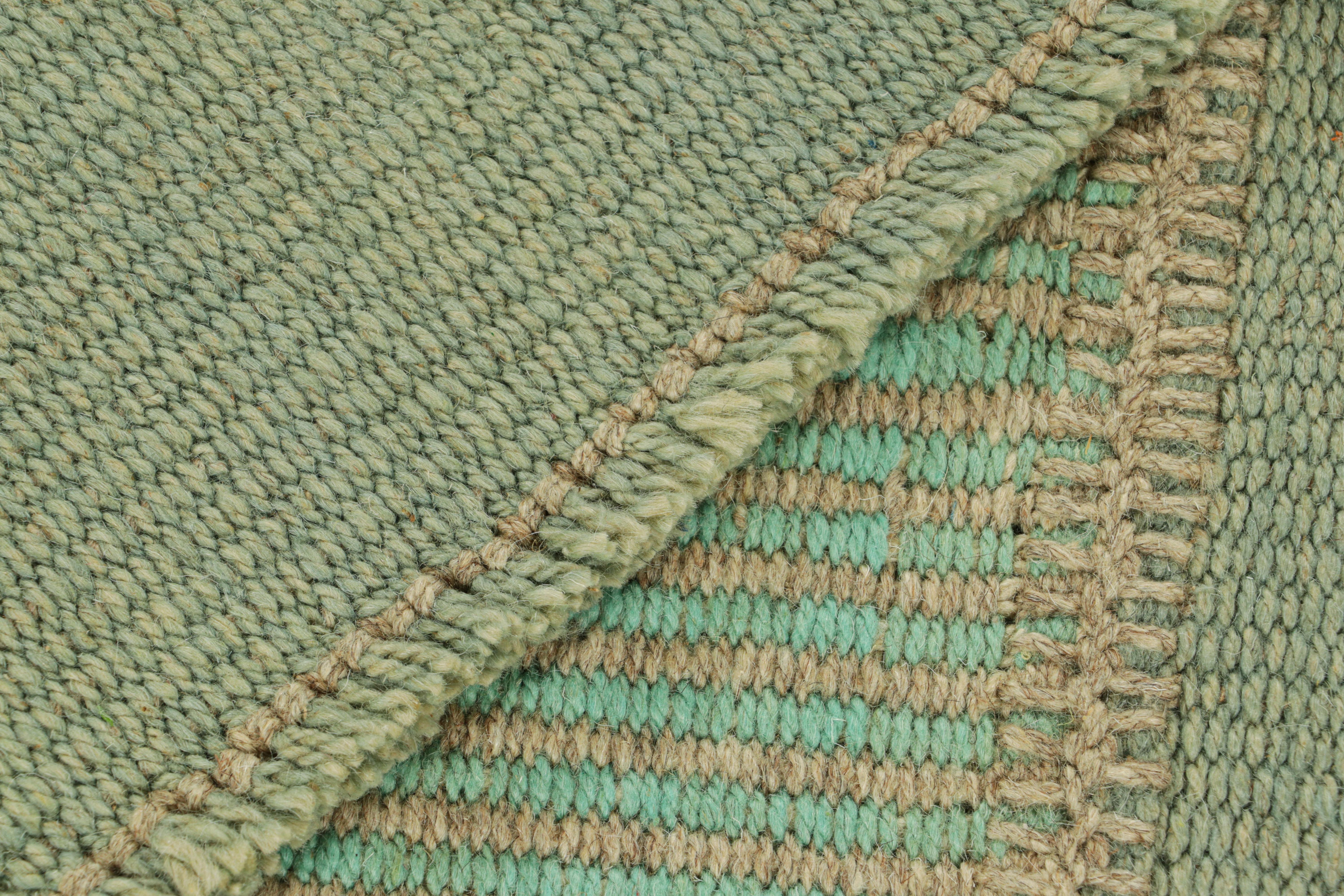 XXI secolo e contemporaneo Rug & Kilim è un kilim quadrato contemporaneo a strisce turchesi e beige. in vendita