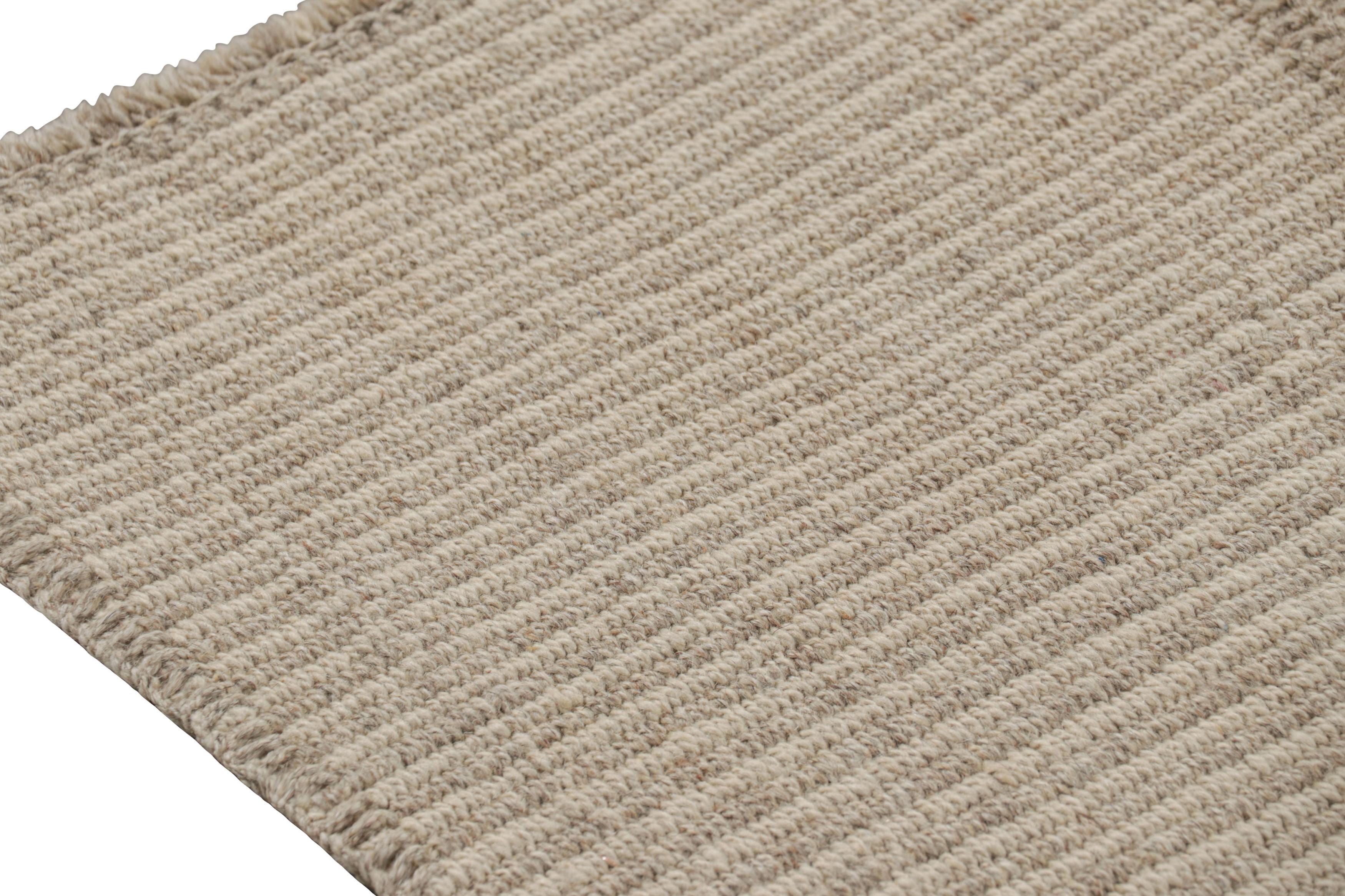 Rug & Kilim è un kilim quadrato contemporaneo a strisce beige-marrone. In condizioni Nuovo in vendita a Long Island City, NY