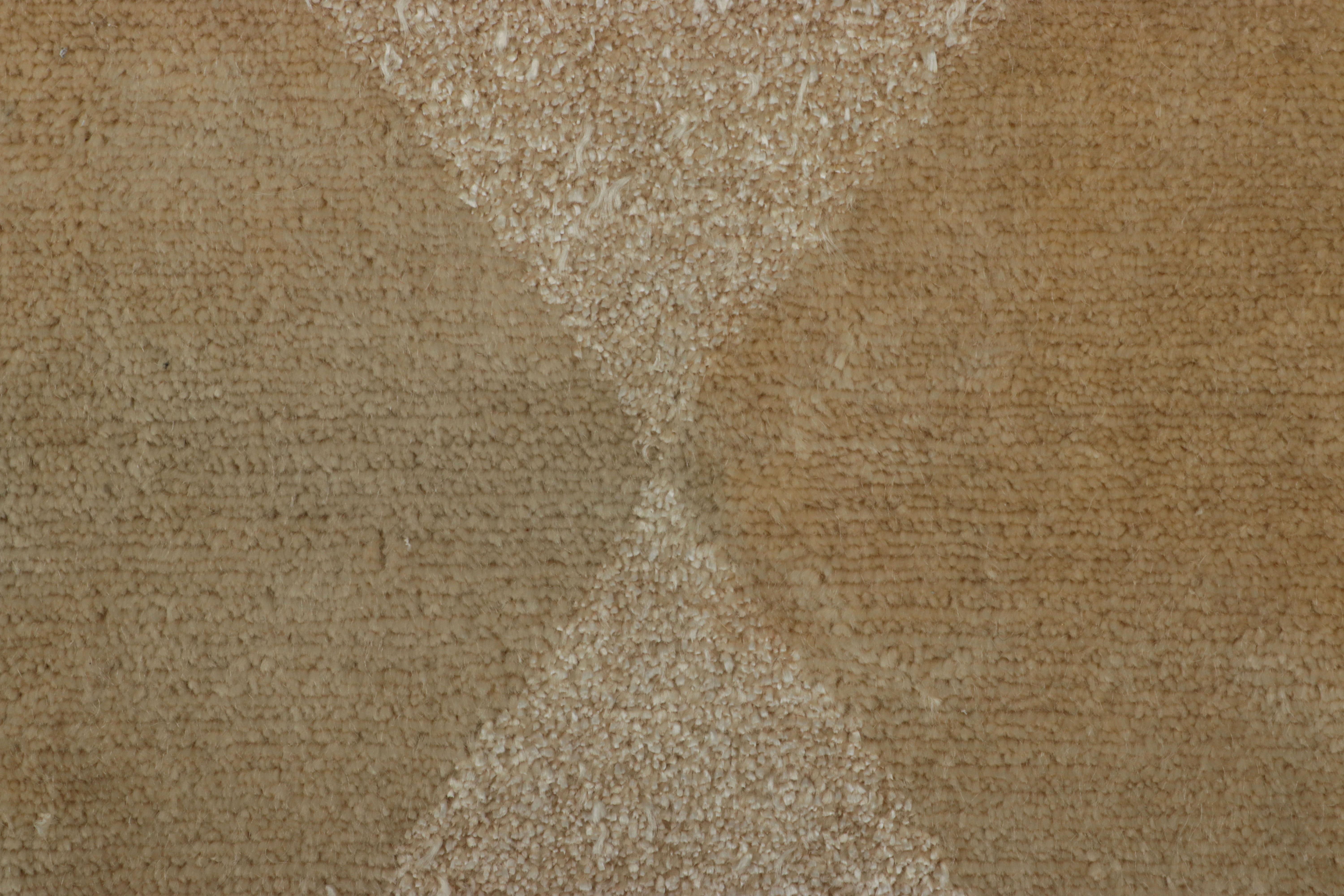 Alfombra cuadrada contemporánea Rug & Kilim en beige-marrón con motivos de rombos apagados Oushak en venta