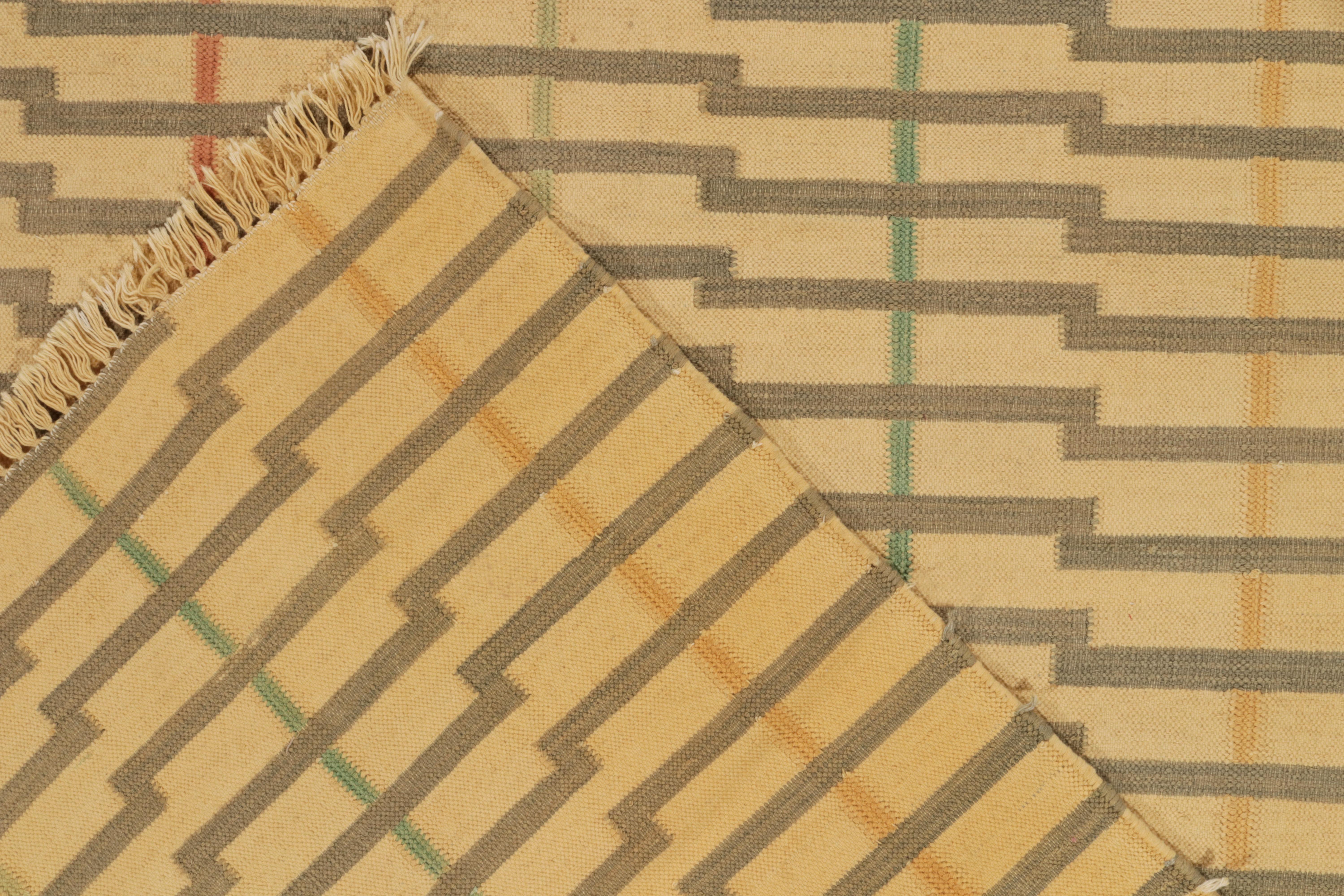Rug & Kilim - Trama piatta a righe contemporanea, crema, beige e marrone In condizioni buone in vendita a Long Island City, NY