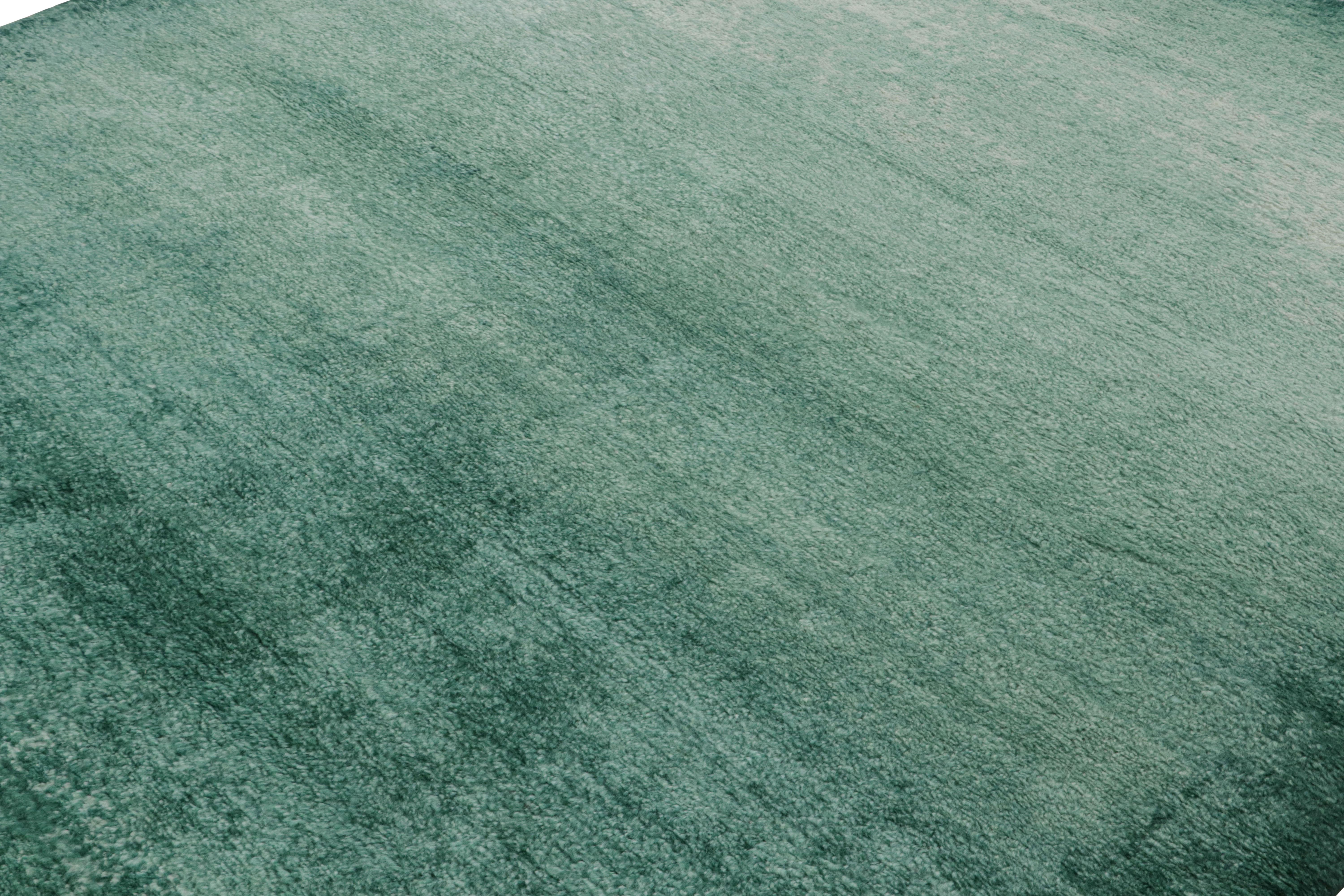Indiano Rug & Kilim - Tappeto contemporaneo a pelo alto con texture blu e verde acqua in vendita