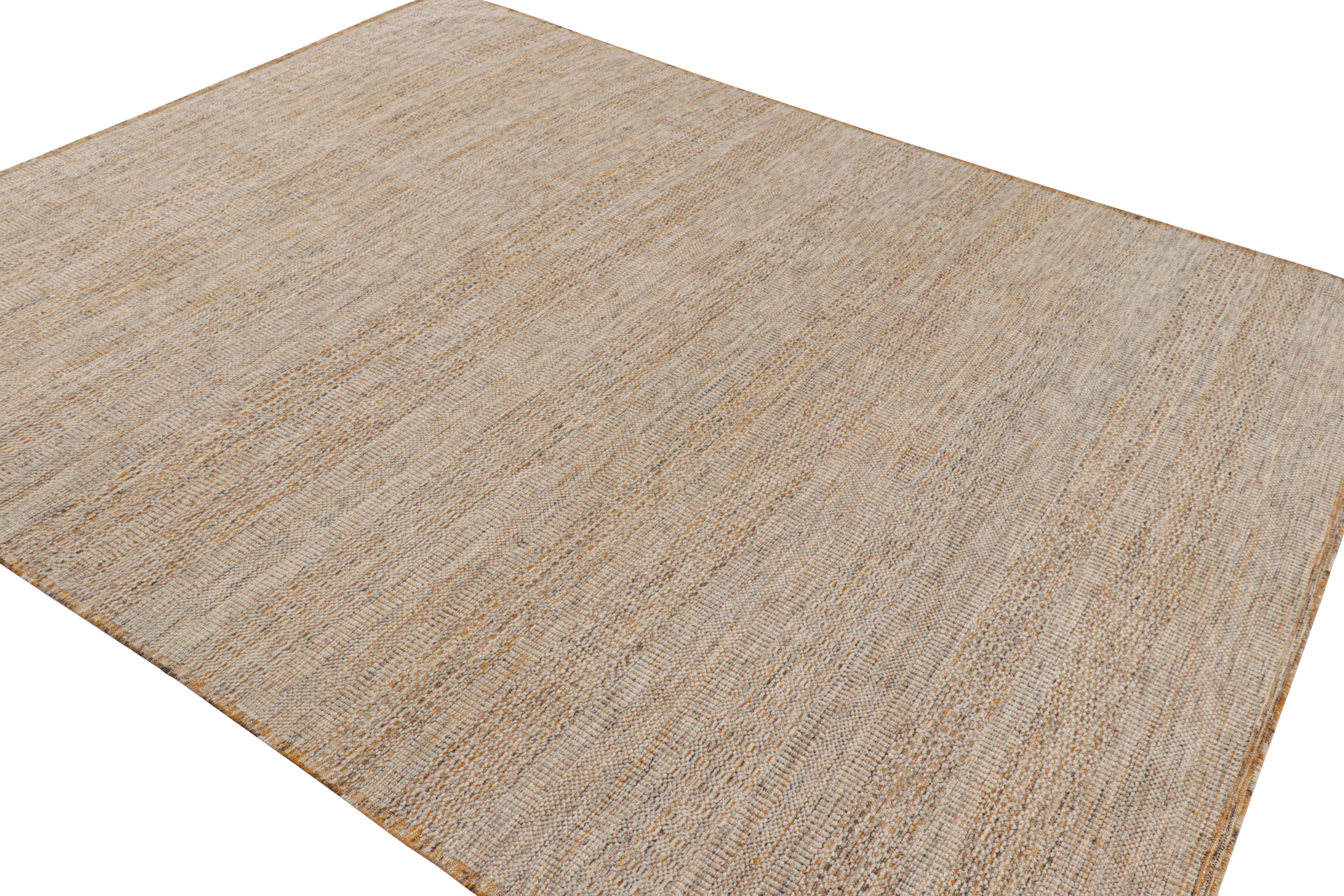 Indien Rug & Kilim's Contemporary Textural Kilim in Beige-brown Orange and White Tones (Kilim contemporain texturé dans les tons beige-brun, orange et blanc) en vente