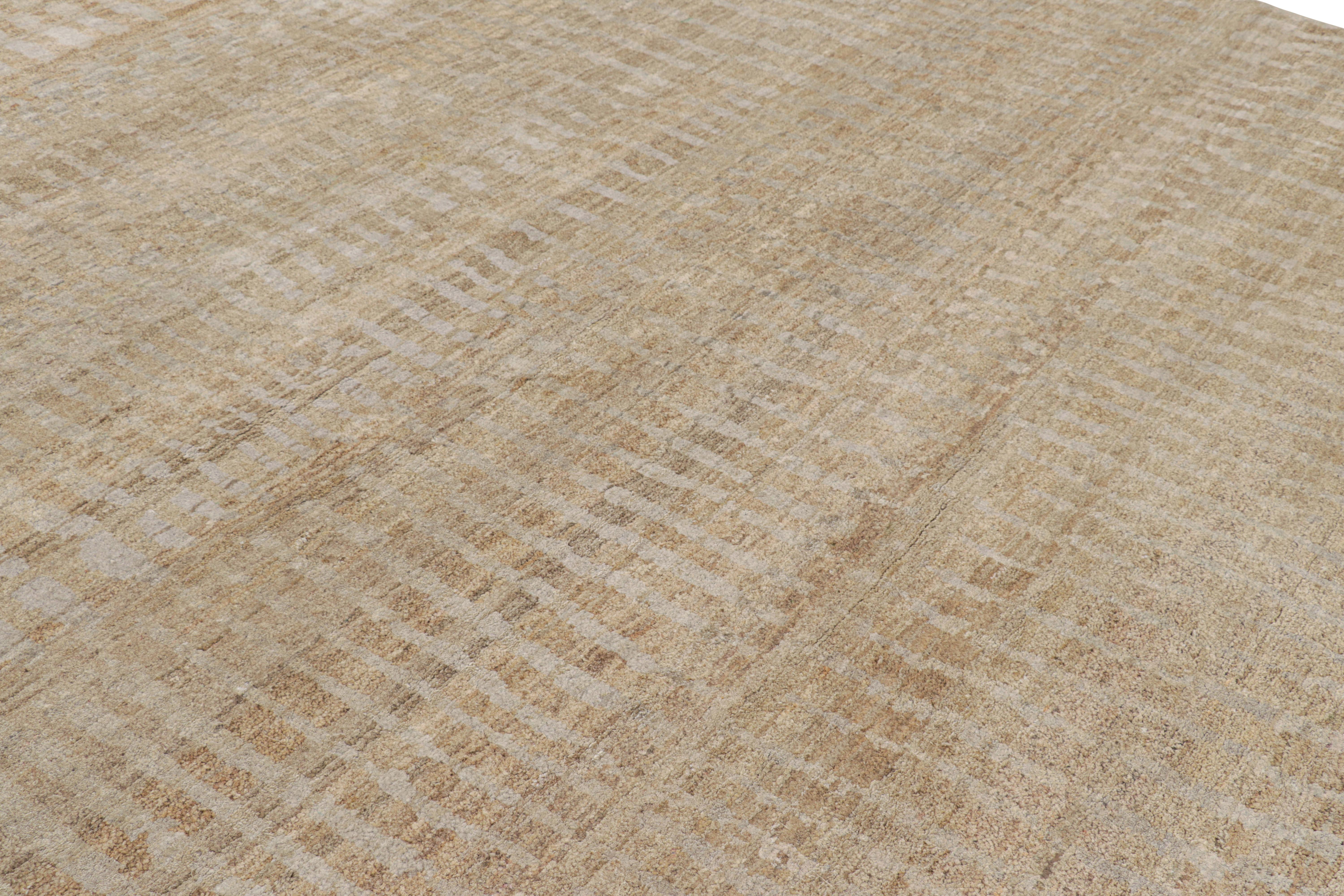 Annodato a mano in seta, questo tappeto 9x12 rappresenta un nuovo ed entusiasmante design delle collezioni Rug & Kilim Modern e Textural.

Sul design: 

La nostra collezione di tappeti testurizzati offre un'interpretazione inventiva dei tappeti a