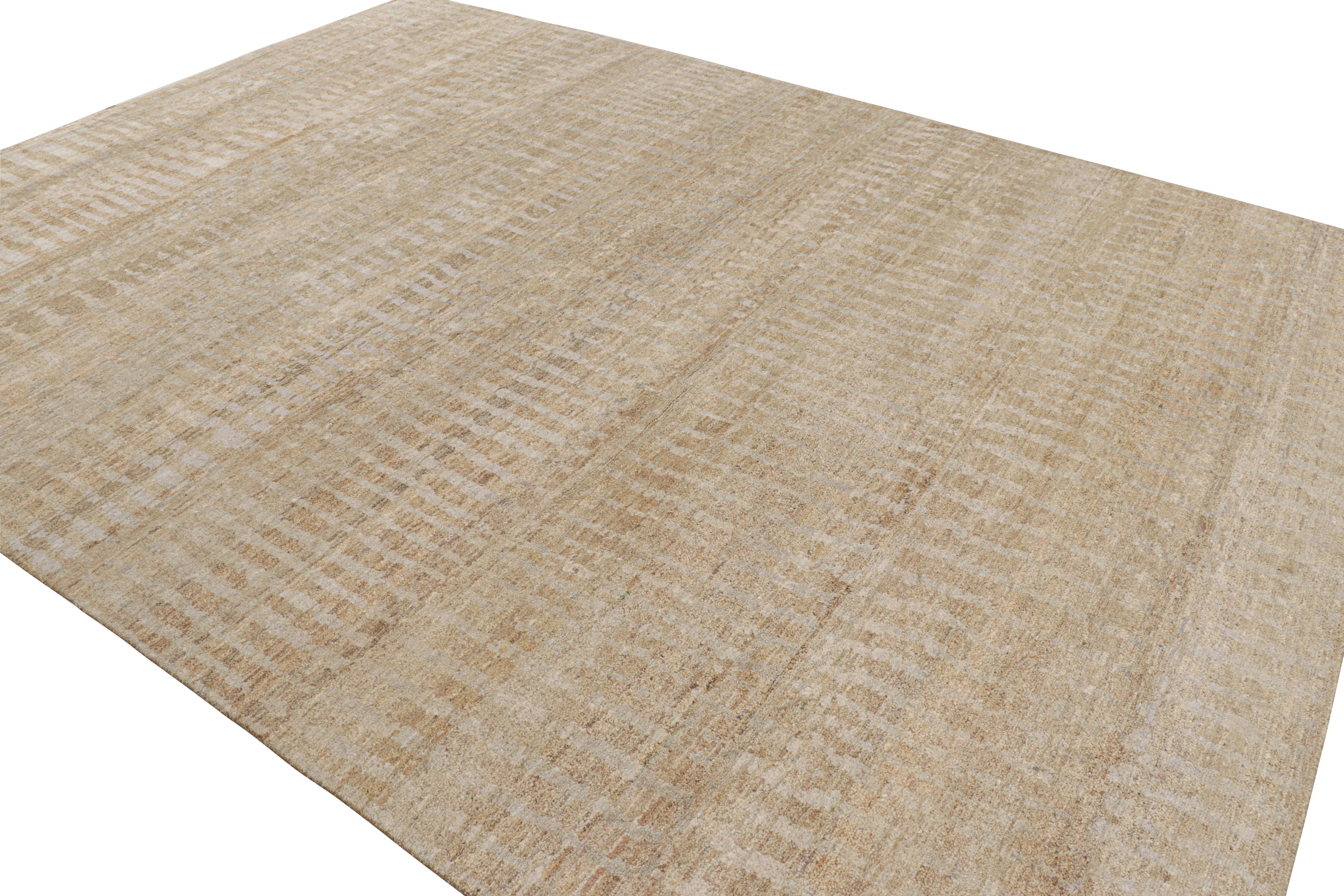 Indiano Rug & Kilim è un tappeto contemporaneo dai toni beige-marrone e grigi. in vendita