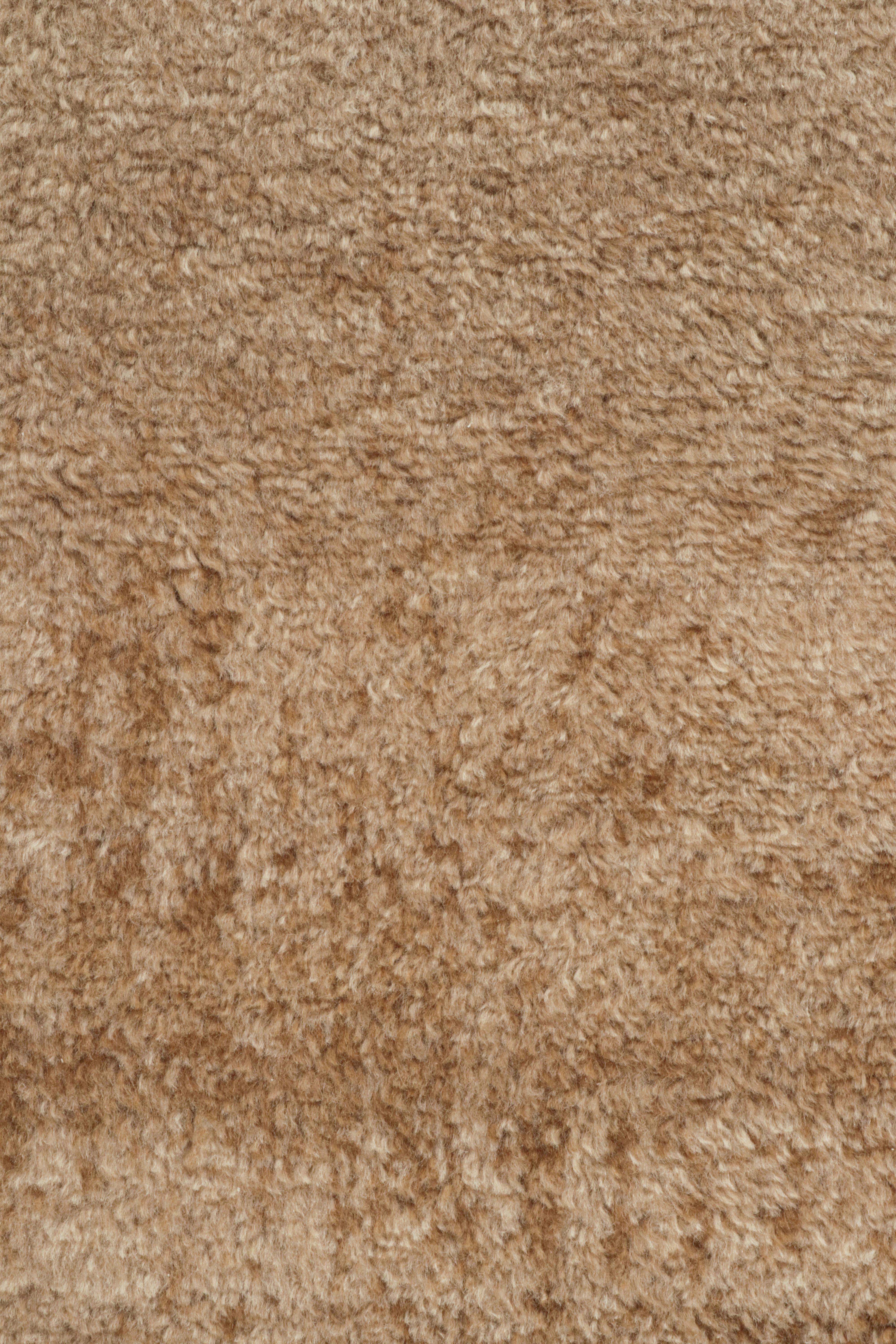 Rug & Kilim’s Contemporary Textural Rug in Beige-Brown High Pile In New Condition For Sale In Long Island City, NY