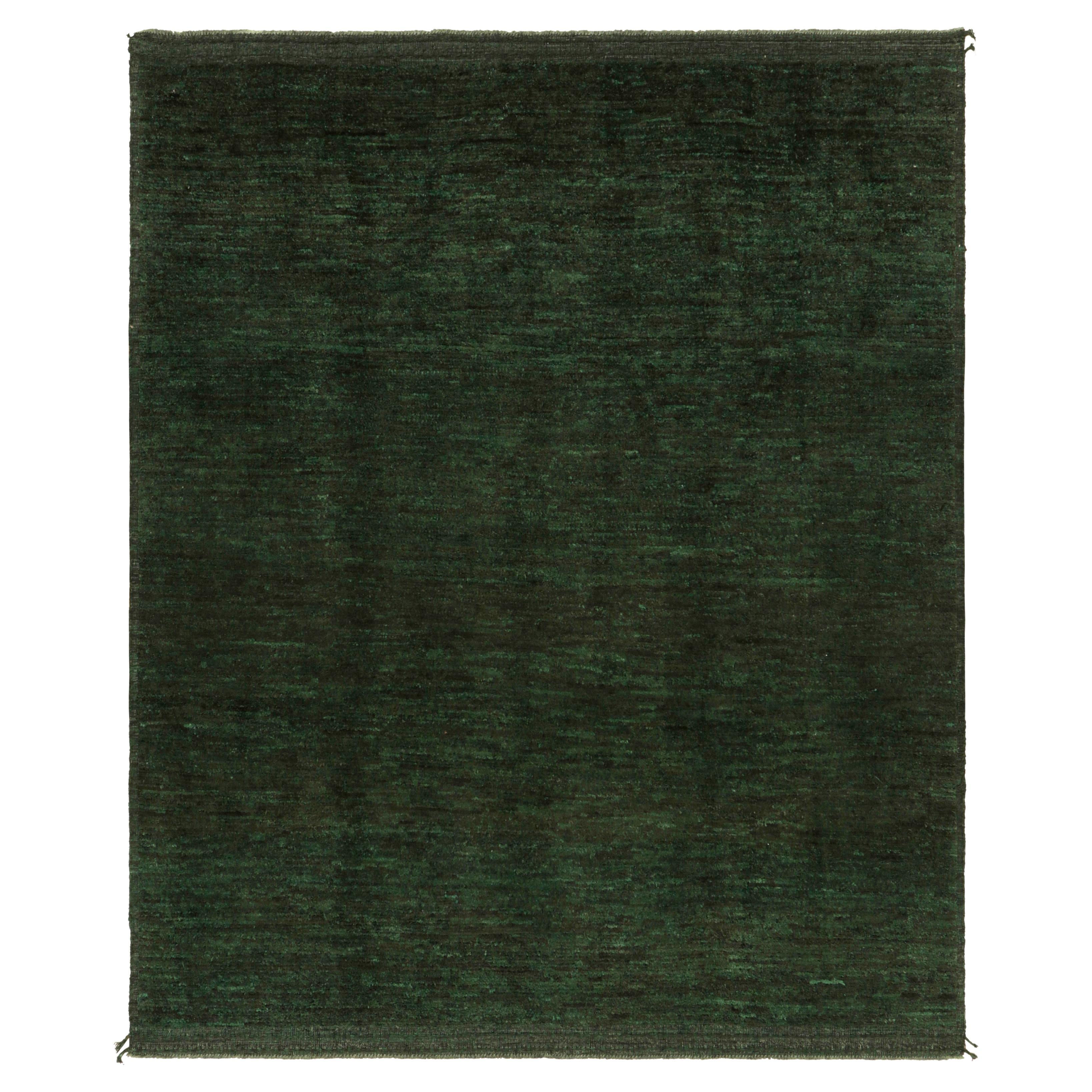 Rug & & Kilim's Contemporary Textural Rug in Dark Green Tones and Striae (Tapis texturé contemporain dans des tons vert foncé et des rayures)