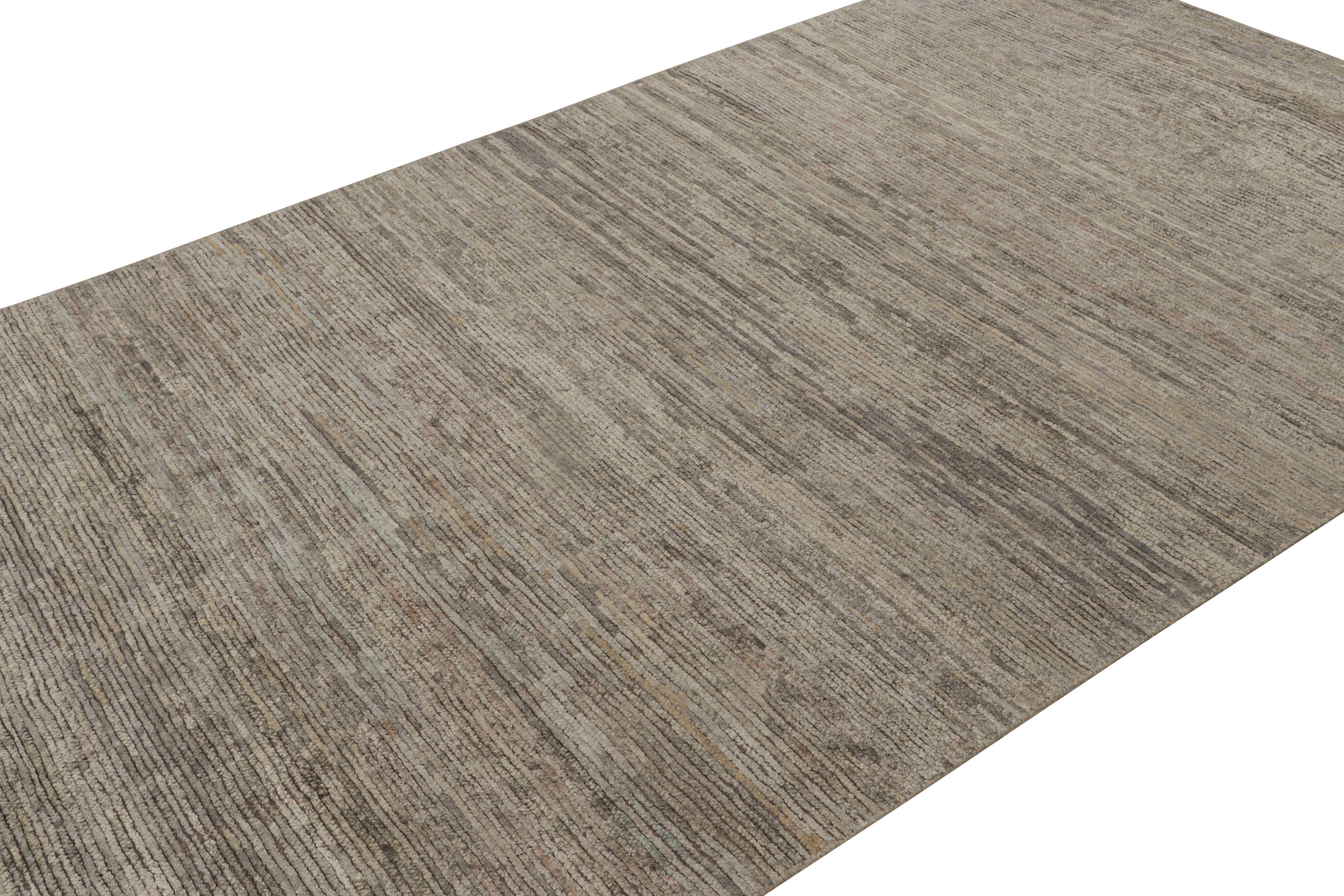 Rug & Kilim's Contemporary Strukturteppich in Grau- und Beigetönen (Moderne) im Angebot