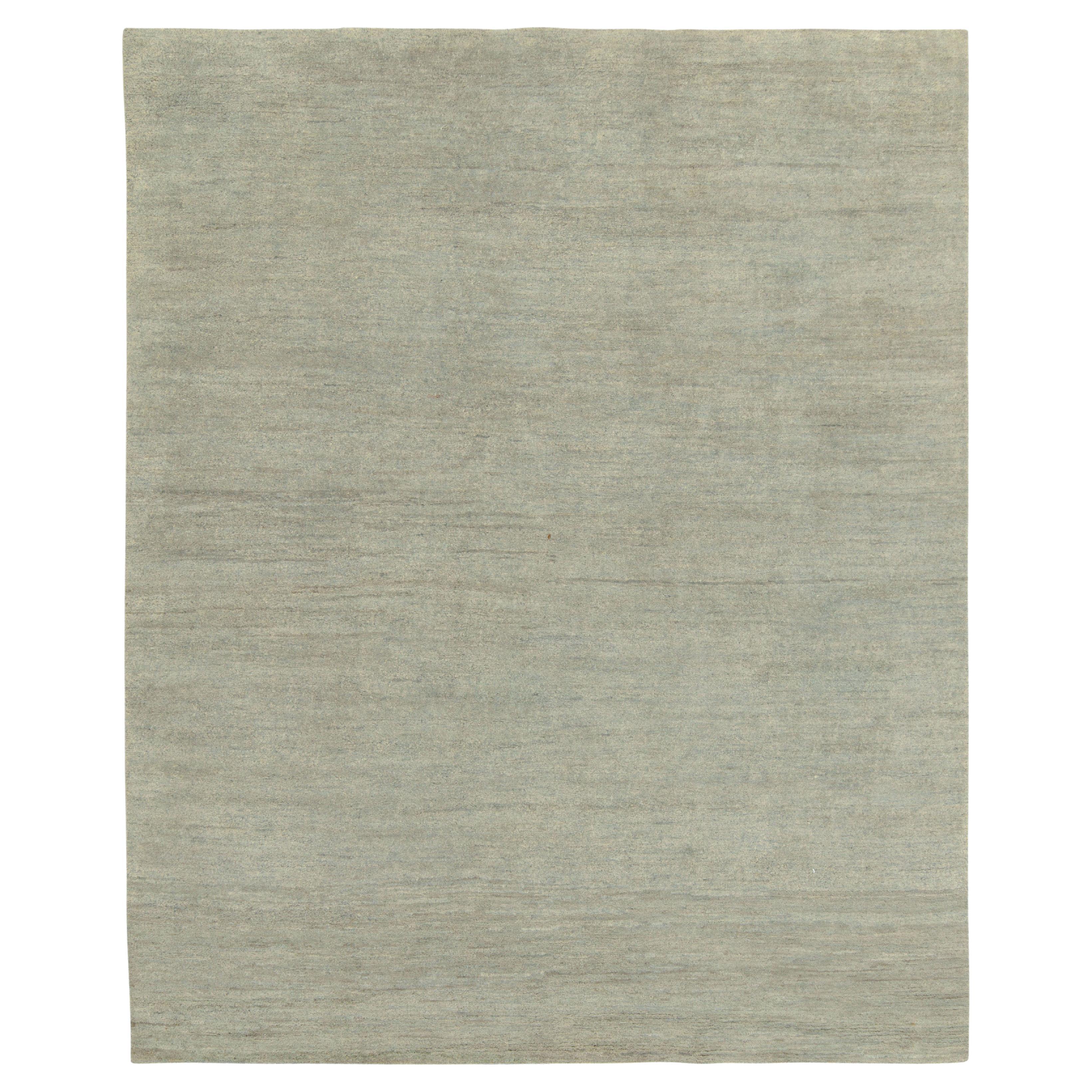 Alfombra de textura contemporánea Rug & Kilim en estrías grises y azules, sólido sencillo Anudado a mano en venta