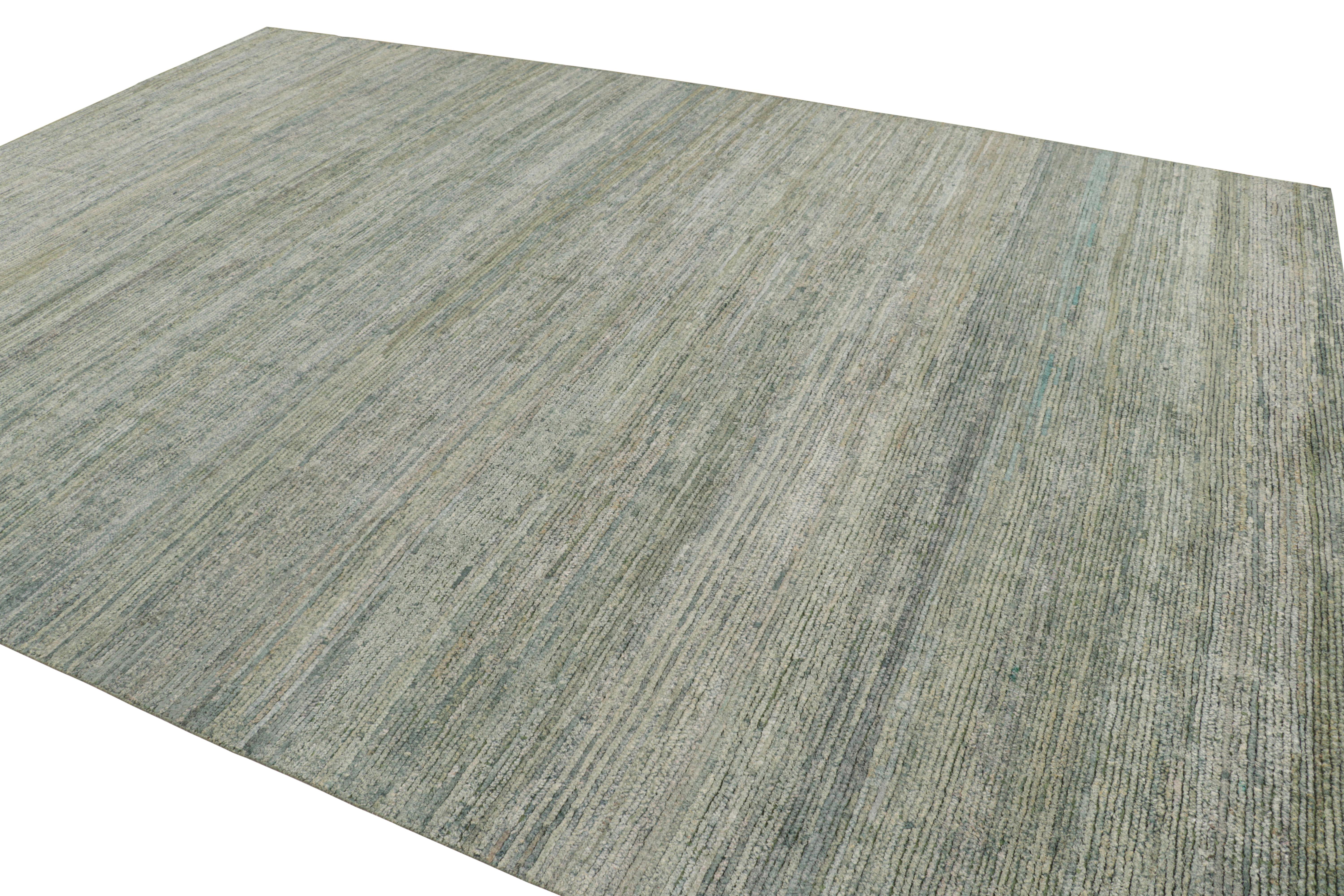 Annodato a mano Rug & Kilim è un tappeto contemporaneo dai toni verdi e blu in vendita