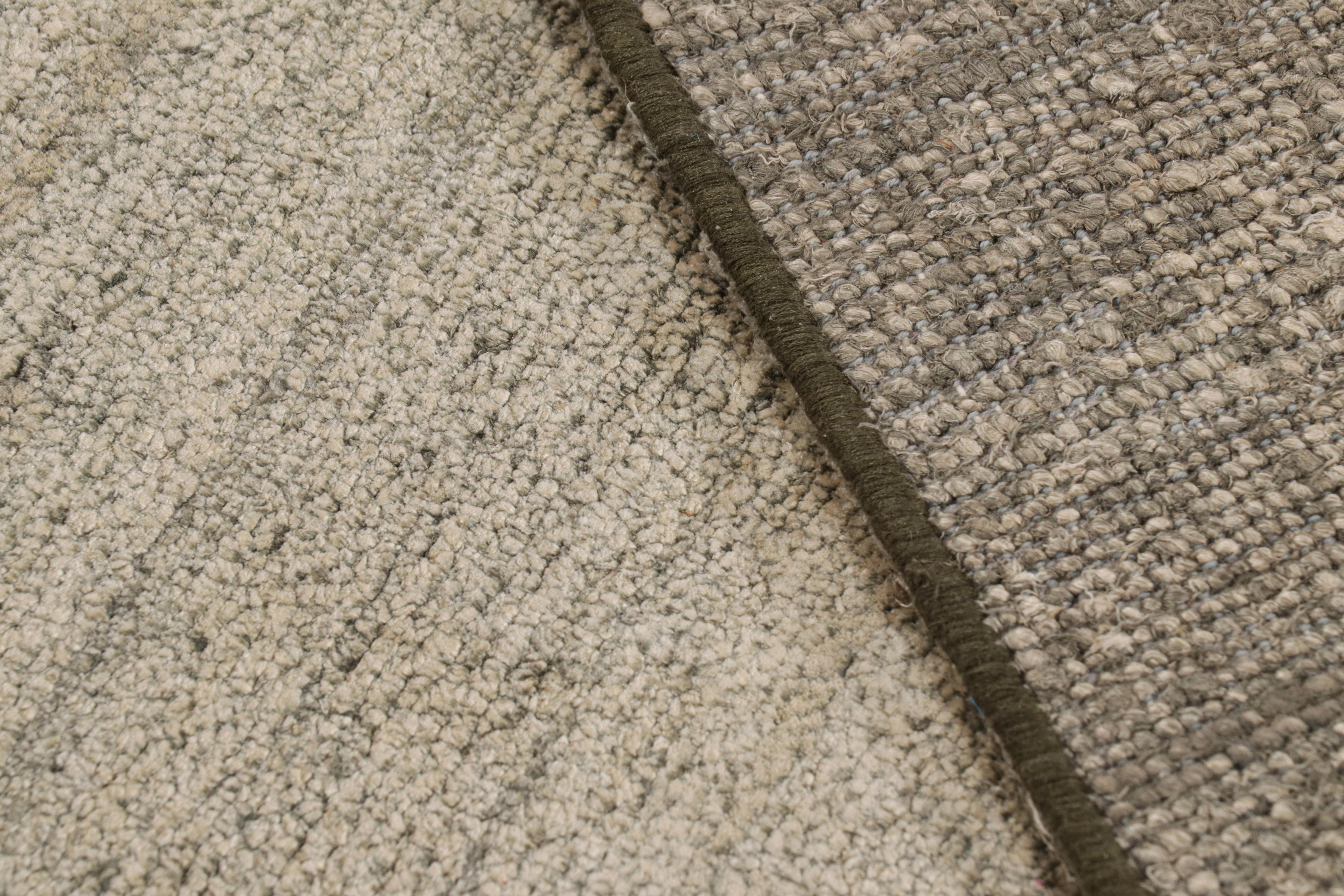 Rug & Kilim's Contemporary Strukturteppich in Grautönen (Seide) im Angebot