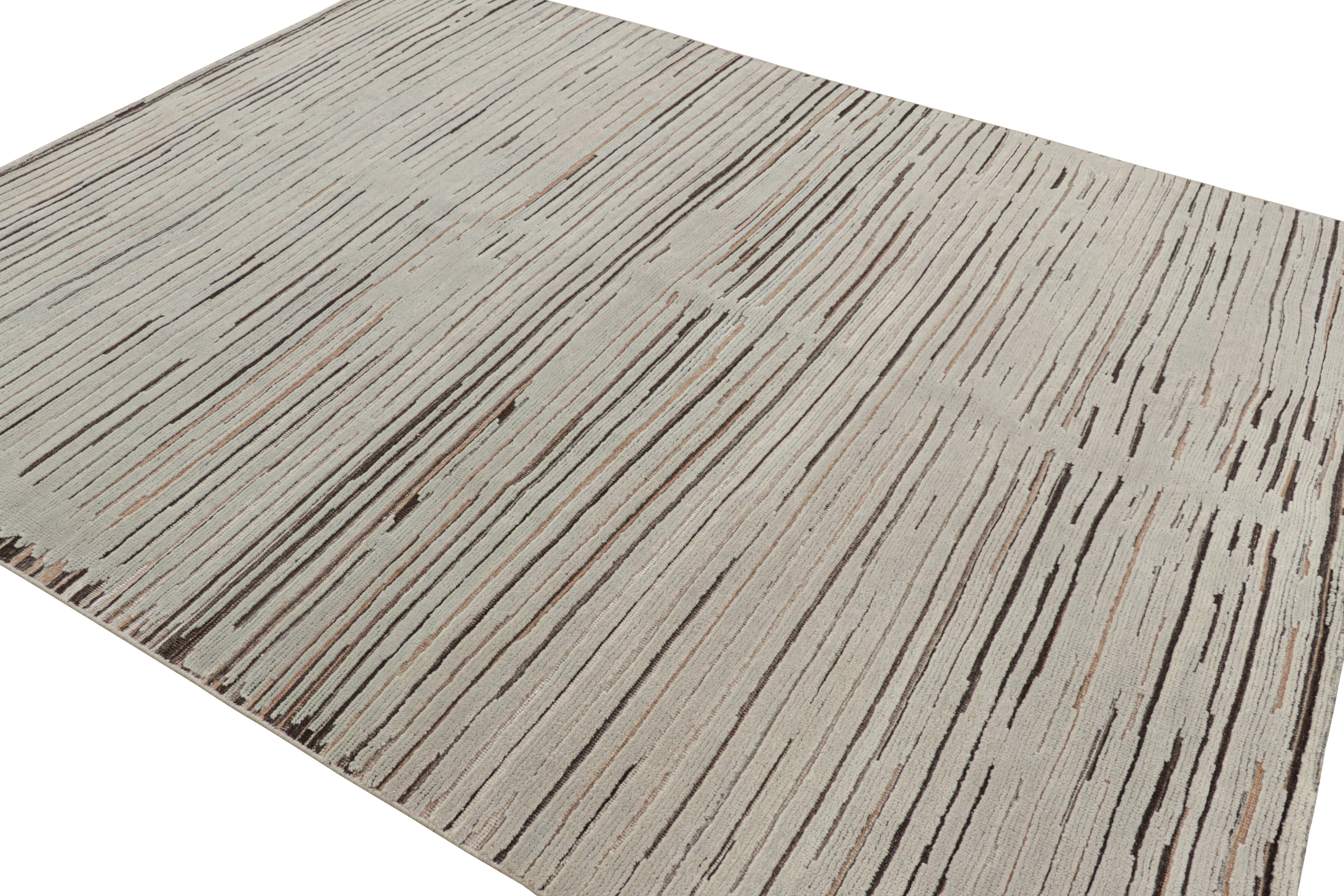 Annodato a mano Rug & Kilim è un tappeto contemporaneo a strisce alte blu e beige-marrone in vendita