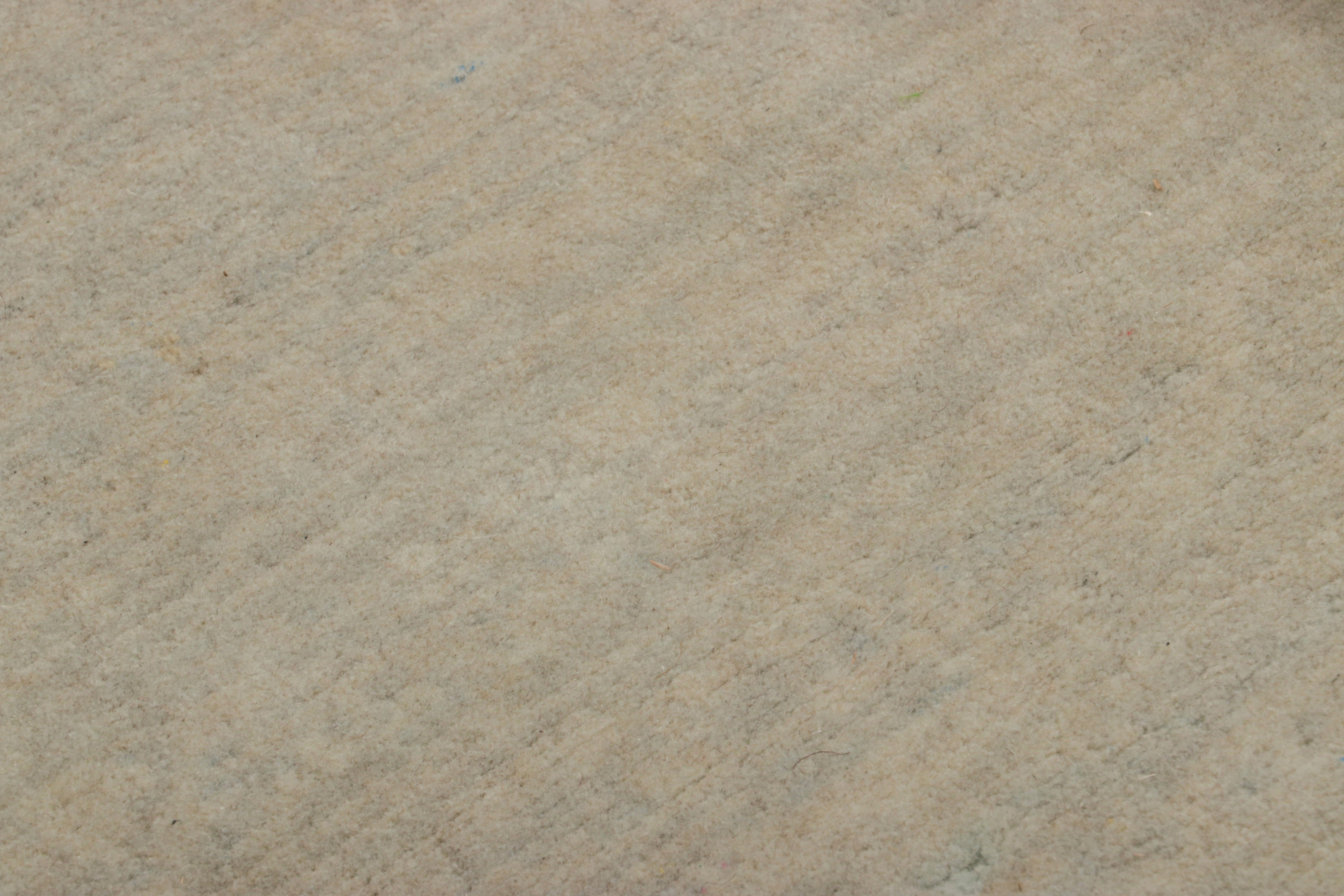 Dieser moderne, quadratische Teppich aus handgeknüpfter Wolle mit den Maßen 3 x 3 ist eine reichhaltige neue Ergänzung der Textural-Teppichkollektion von Rug & Kilim - mit einer beeindruckenden Palette neutraler Farben und der Aufmerksamkeit für