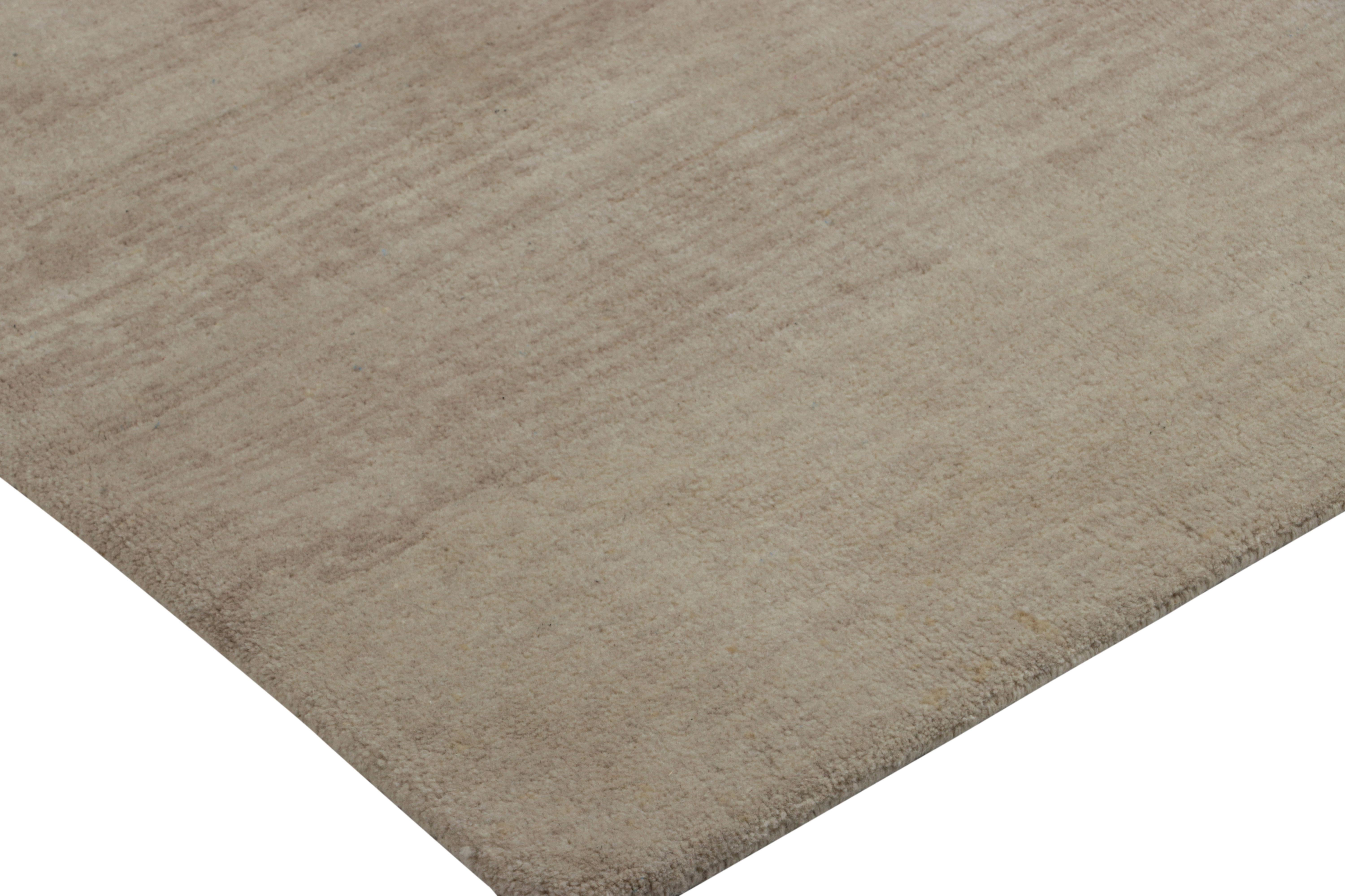 Rug & Kilim’s Contemporary Textural Solid Rug in Beige-Brown & Cream with Striae In New Condition For Sale In Long Island City, NY