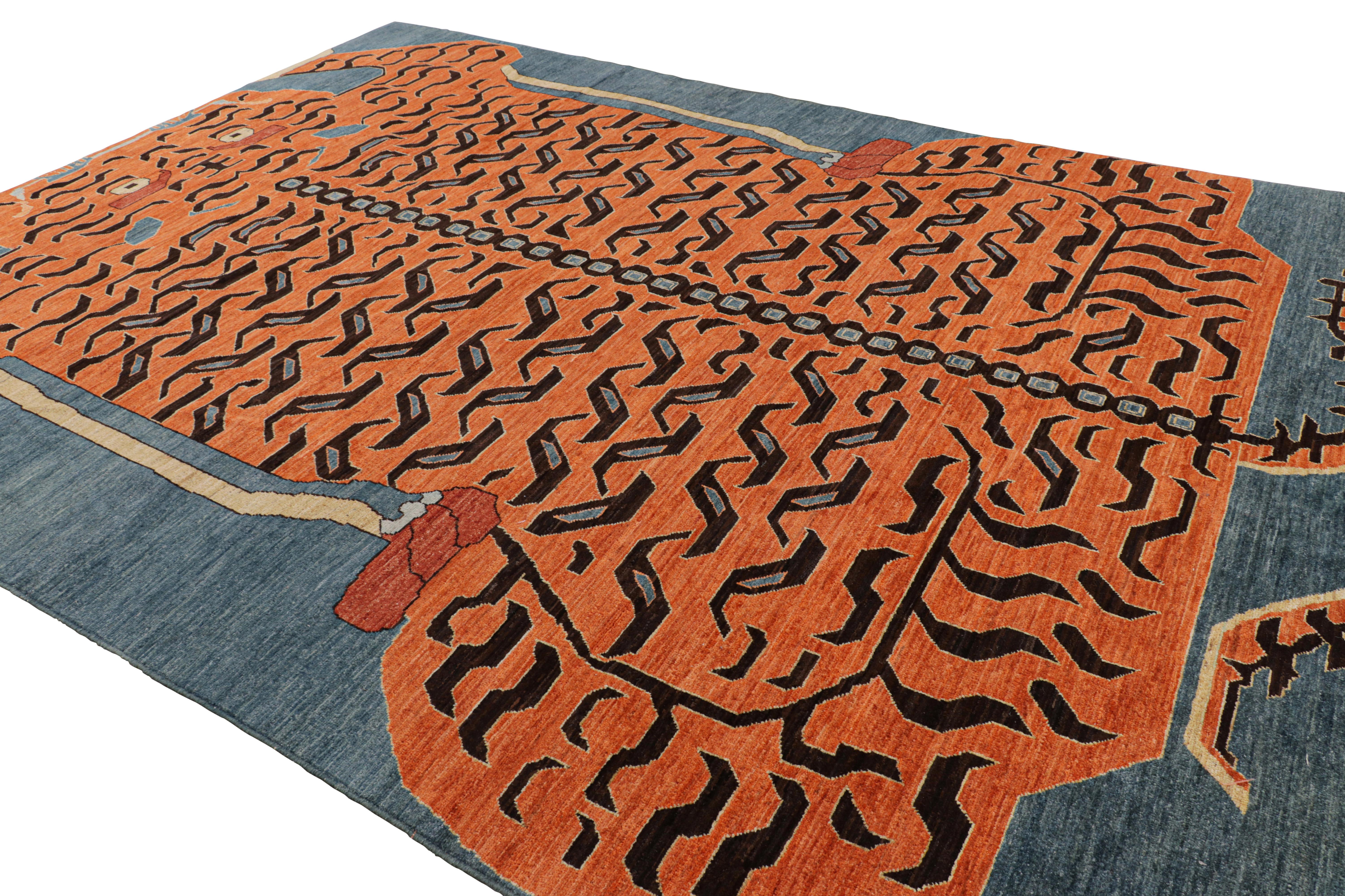 Afghan Rug & Kilim's Contemporary Tiger Rug in Blue with Black and Orange Pictorial (tapis tigré contemporain en bleu avec pictogramme noir et orange) en vente