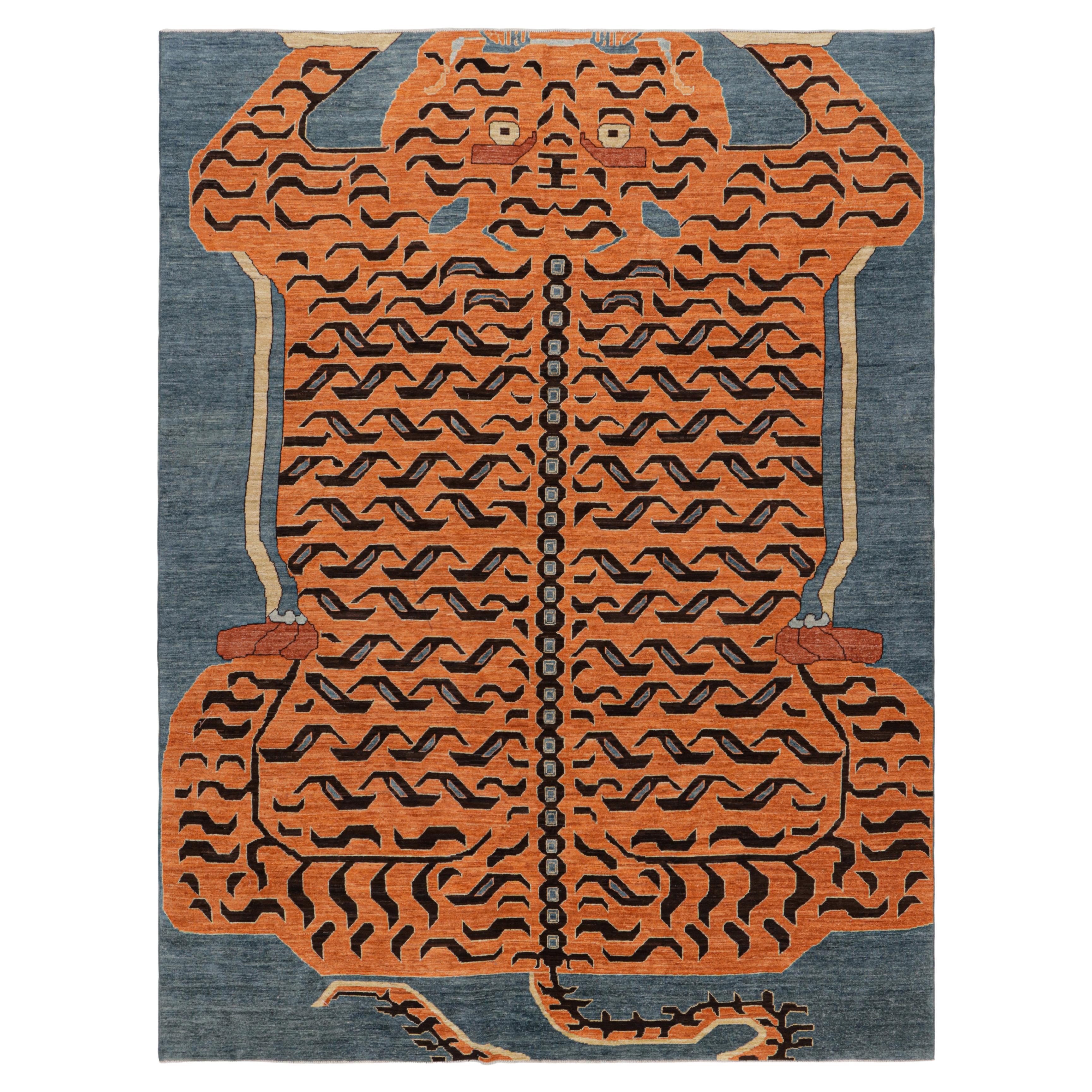 Rug & Kilim's Contemporary Tiger Rug in Blue with Black and Orange Pictorial (tapis tigré contemporain en bleu avec pictogramme noir et orange) en vente